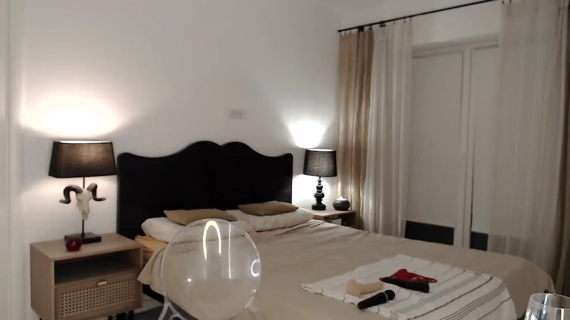 Gallery image thumbnail from LanaIvans's myfreecams stream on, 08/07/2023, 22:00 image 7 of 20