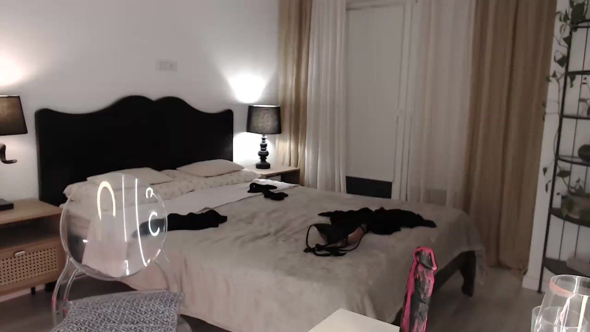 Gallery image thumbnail from LanaIvans's myfreecams stream on, 10/06/2023, 19:31 image 20 of 20