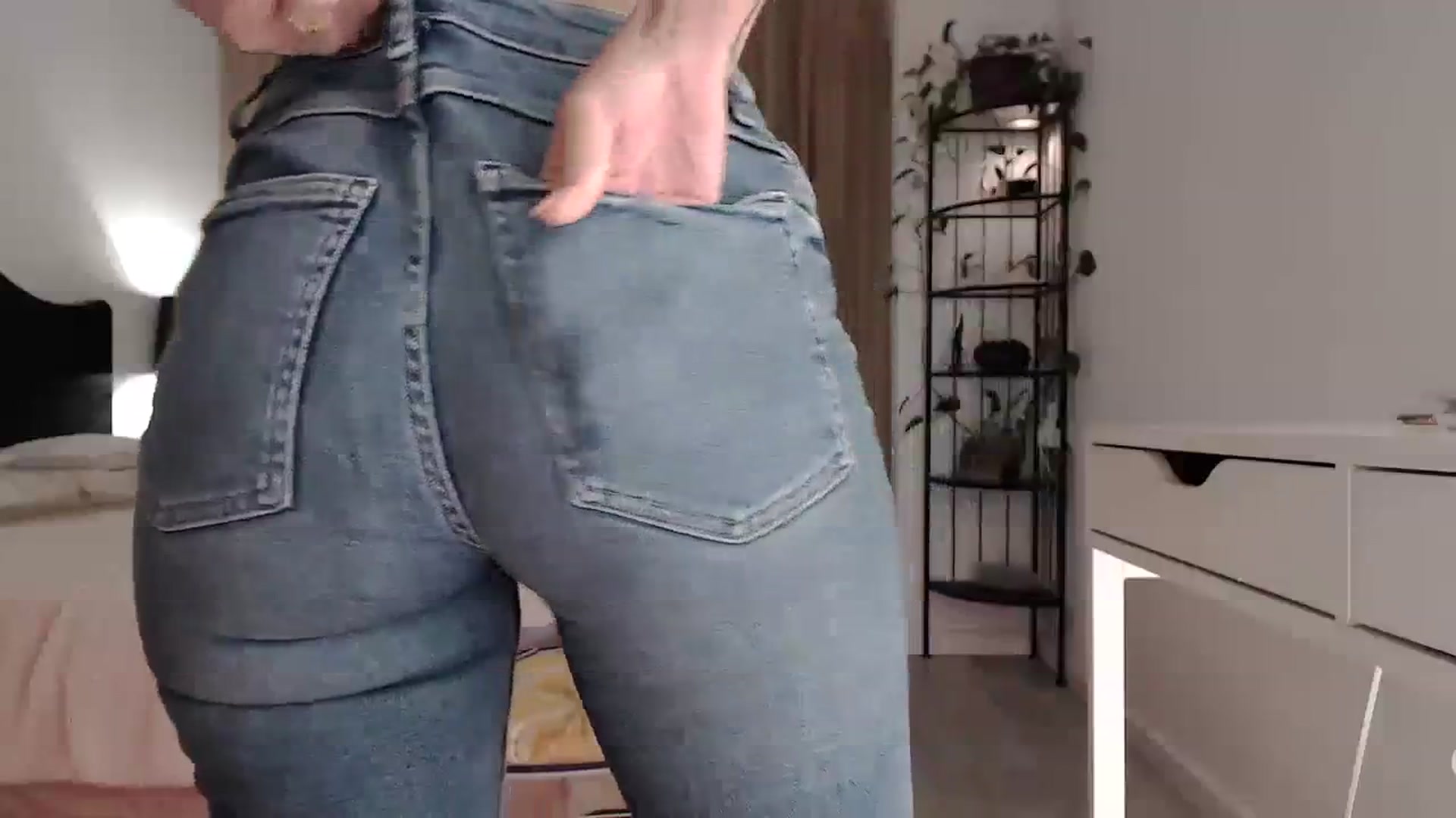 Gallery image thumbnail from LanaIvans's myfreecams stream on, 11/05/2023, 20:12 image 7 of 20