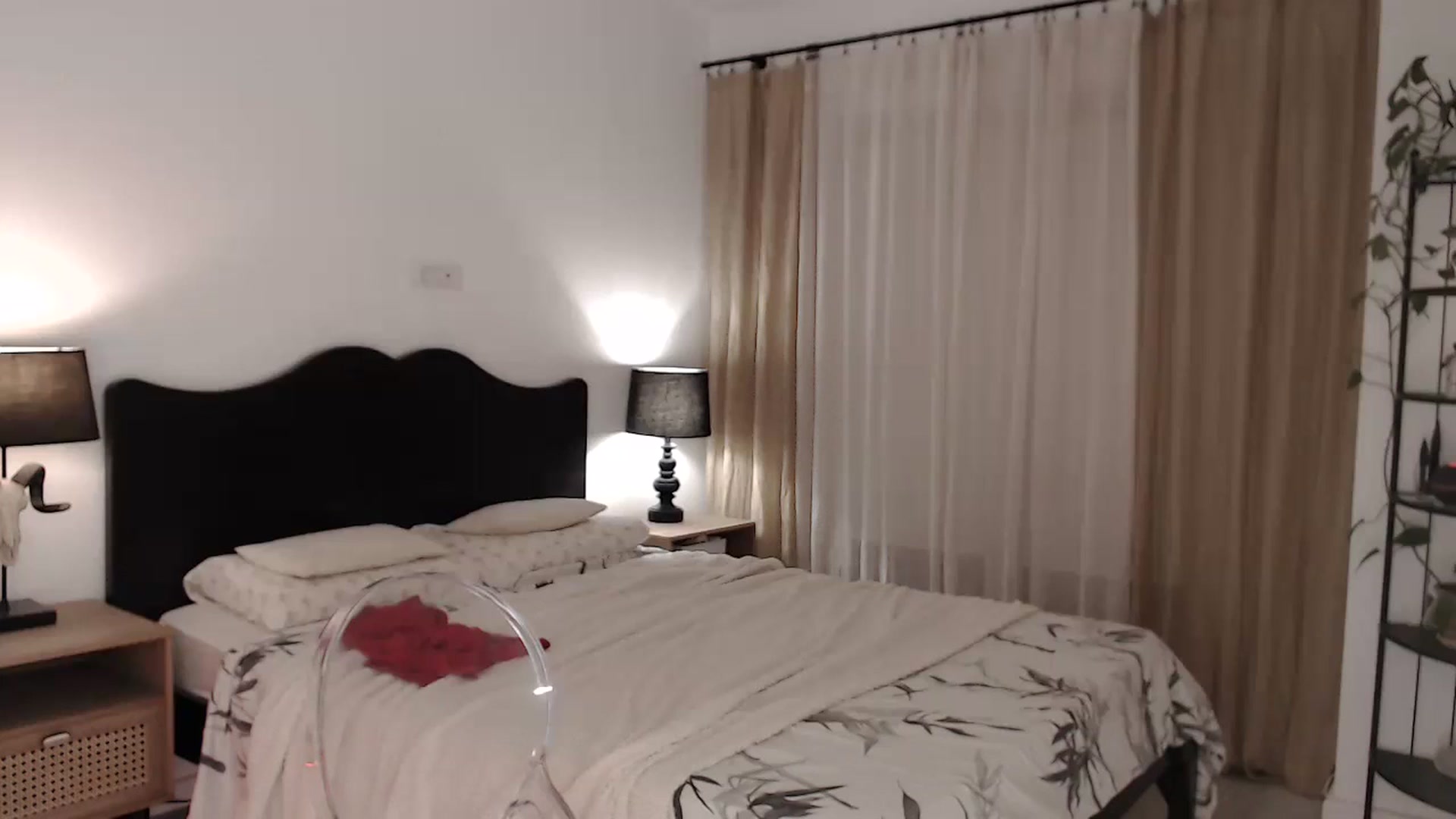 Gallery image thumbnail from LanaIvans's myfreecams stream on, 11/18/2023, 22:47 image 19 of 20