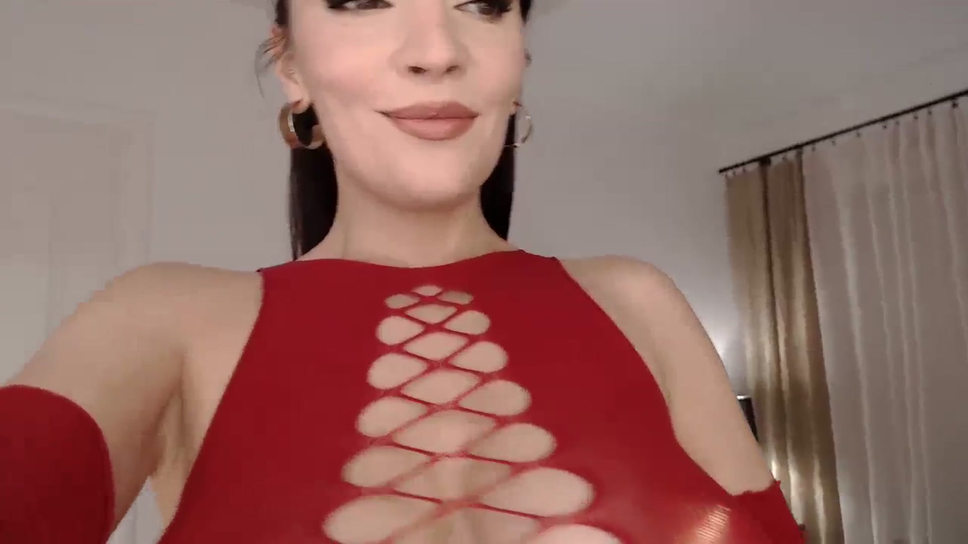 Gallery image thumbnail from LanaIvans's myfreecams stream on, 01/03/2024, 19:06 image 12 of 20