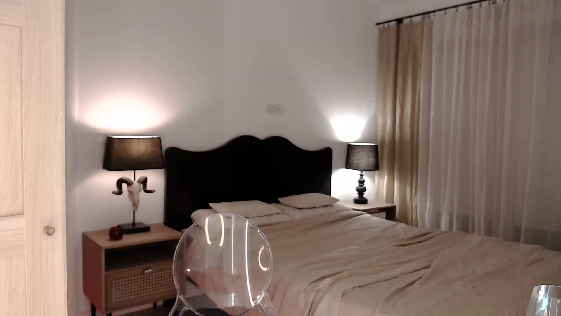 Gallery image thumbnail from LanaIvans's myfreecams stream on, 01/21/2024, 18:52 image 6 of 20