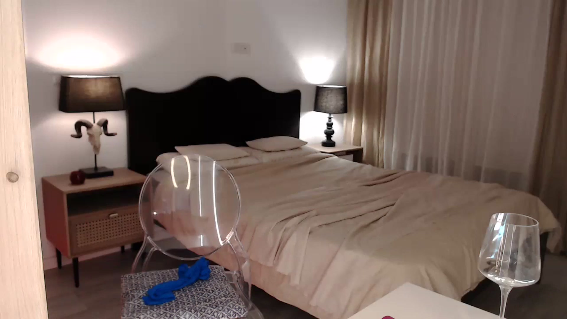 Gallery image thumbnail from LanaIvans's myfreecams stream on, 01/21/2024, 18:52 image 7 of 20