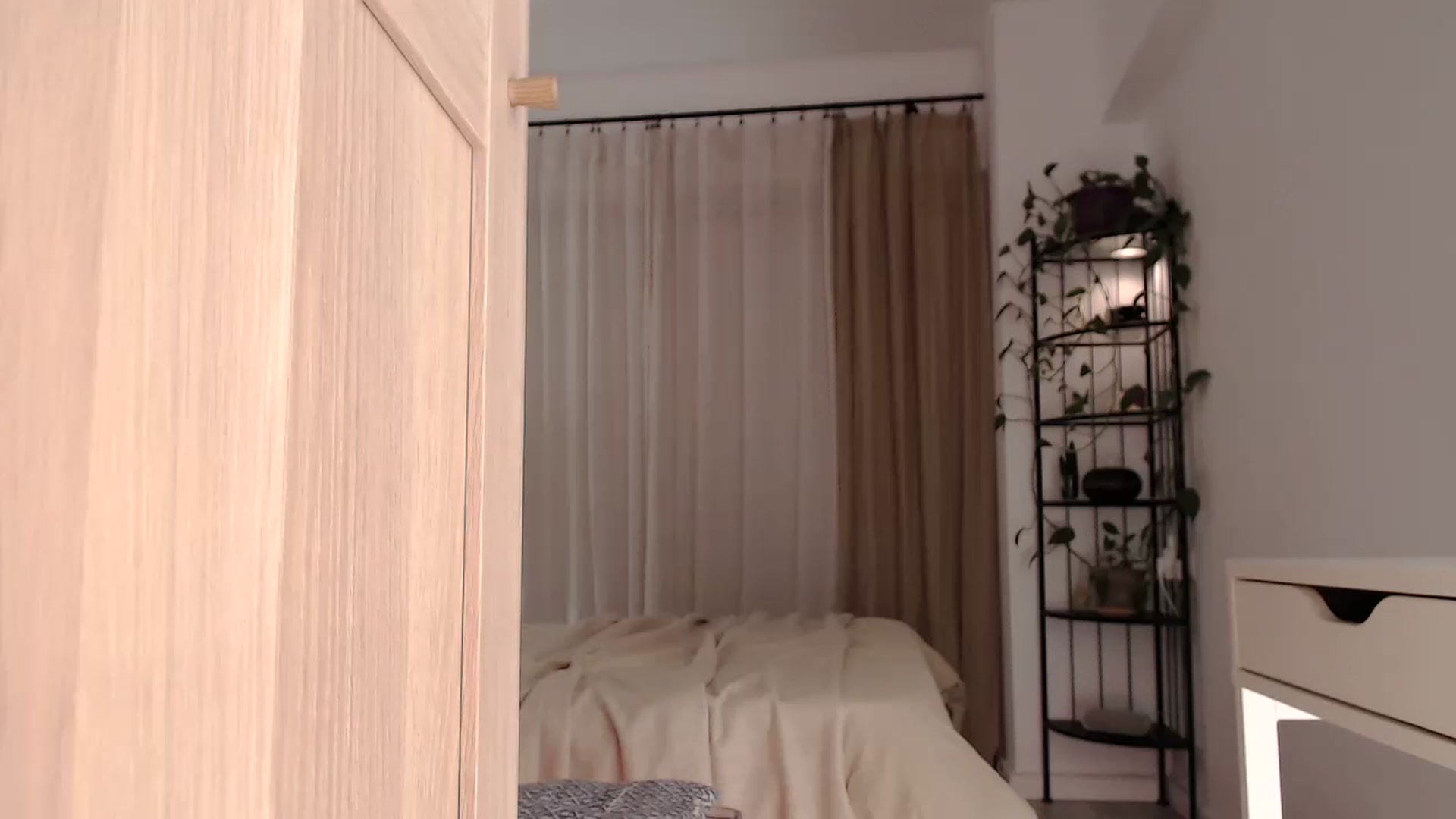 Gallery image thumbnail from LanaIvans's myfreecams stream on, 01/27/2024, 19:58 image 18 of 20