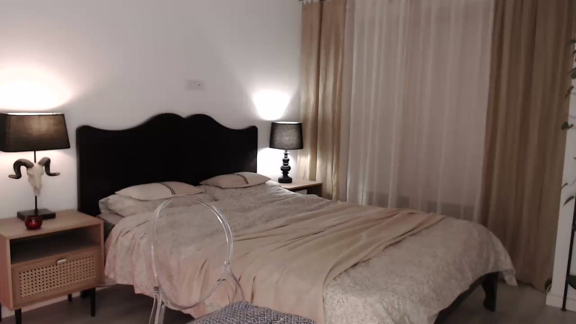 Gallery image thumbnail from LanaIvans's myfreecams stream on, 02/09/2024, 20:55 image 6 of 20