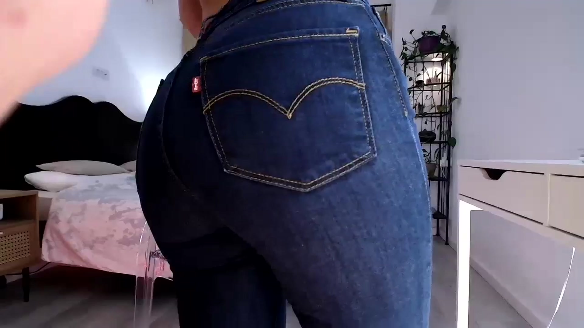Gallery image thumbnail from LanaIvans's myfreecams stream on, 02/27/2024, 15:40 image 8 of 20