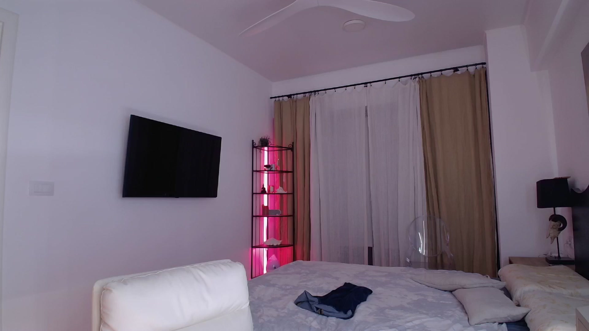 Gallery image thumbnail from LanaIvans's myfreecams stream on, 11/08/2025, 16:53 image 16 of 20