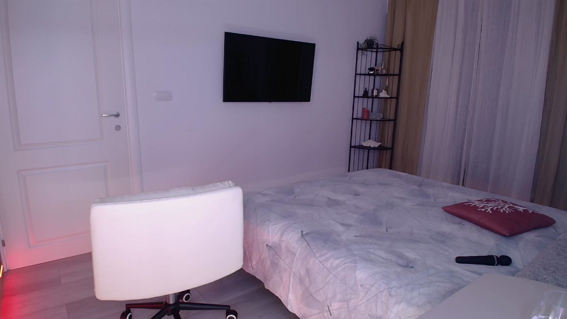 Gallery image thumbnail from LanaIvans's myfreecams stream on, 12/07/2025, 15:52 image 7 of 20