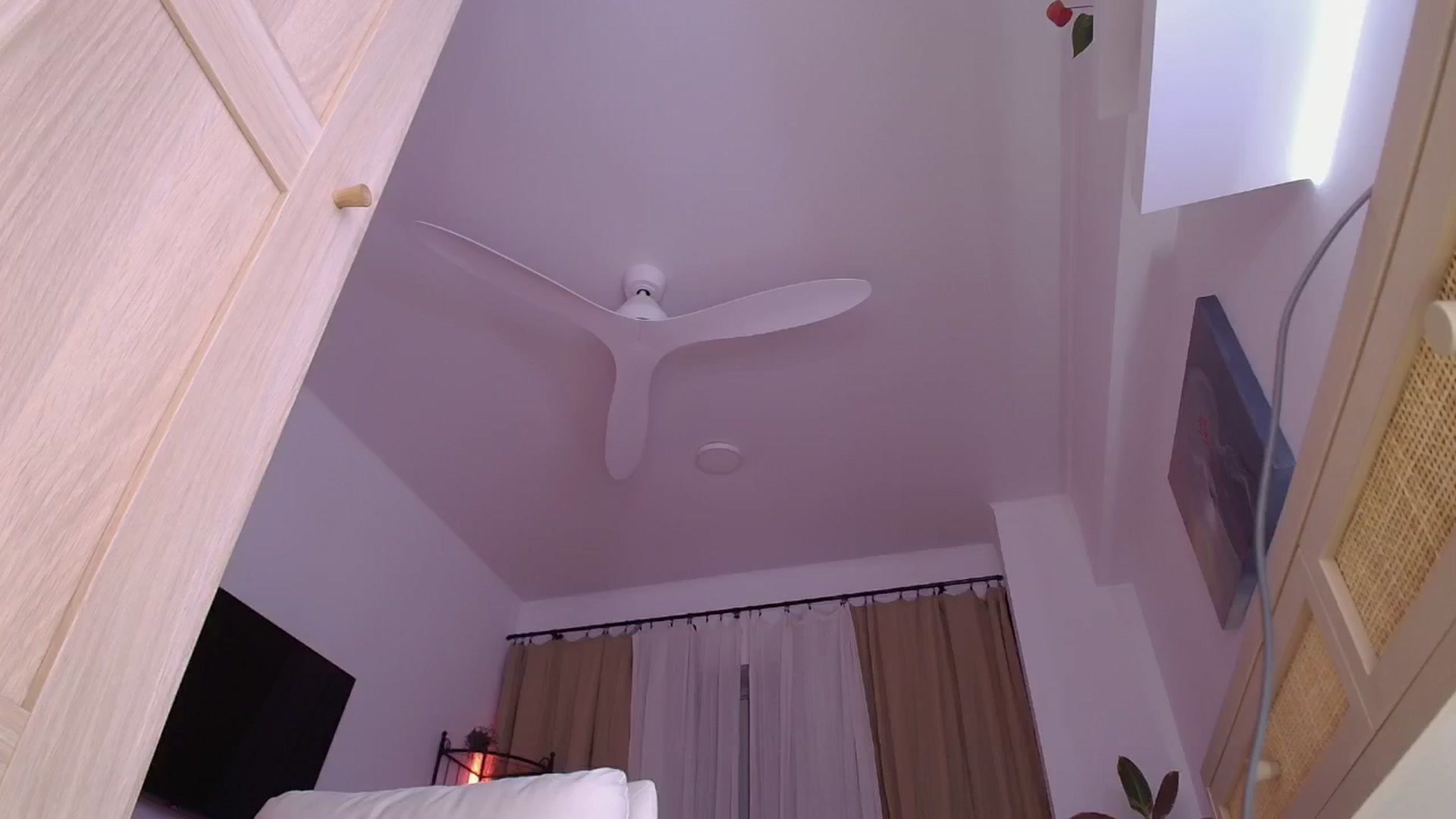 Gallery image thumbnail from LanaIvans's myfreecams stream on, 03/15/2026, 18:34 image 16 of 20