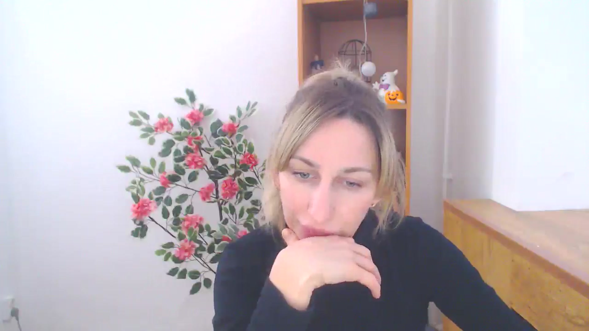 Gallery image thumbnail from LanaKiss's myfreecams stream on, 02/20/2026, 12:22 image 4 of 20