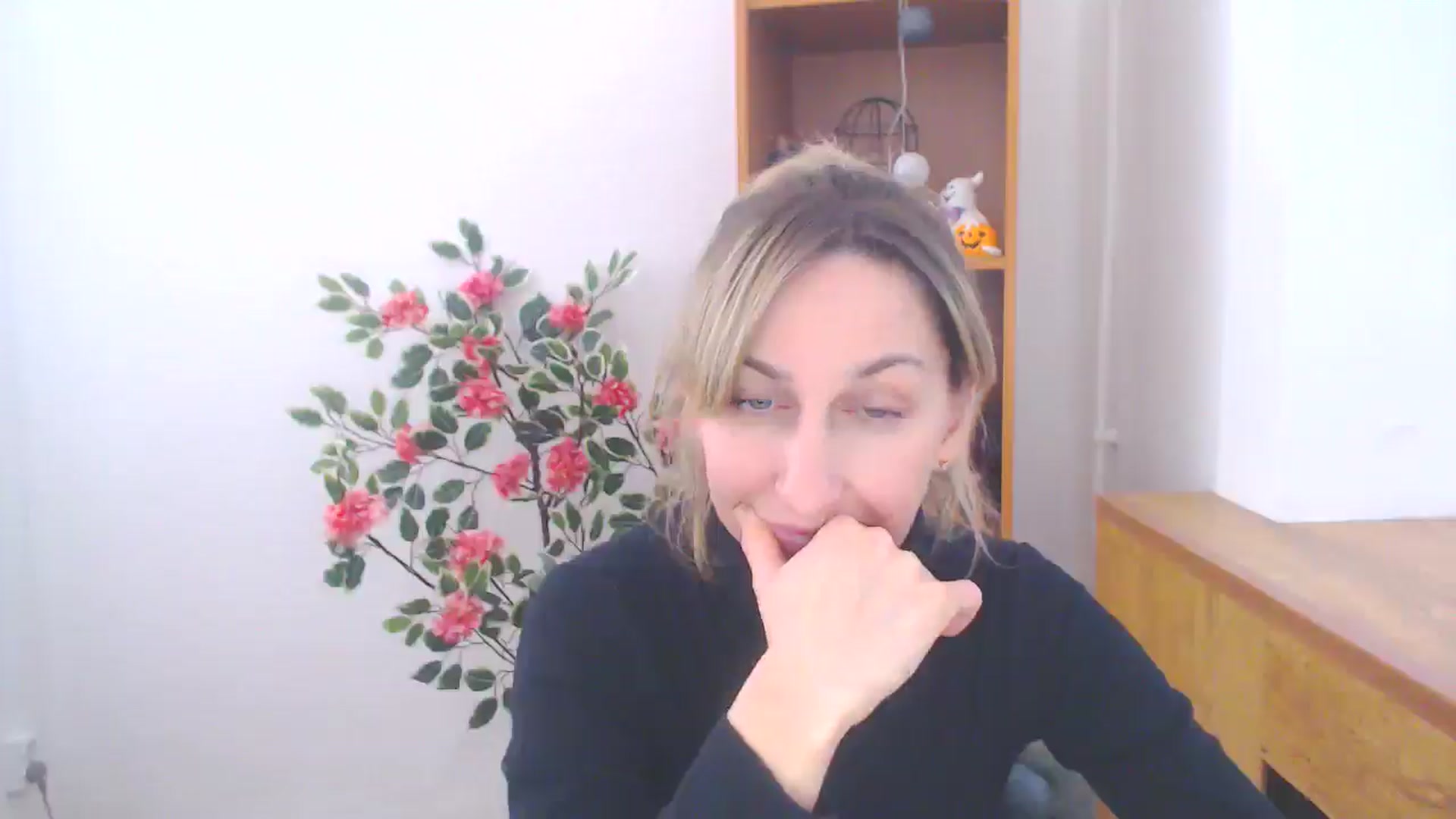 Gallery image thumbnail from LanaKiss's myfreecams stream on, 02/20/2026, 12:22 image 18 of 20