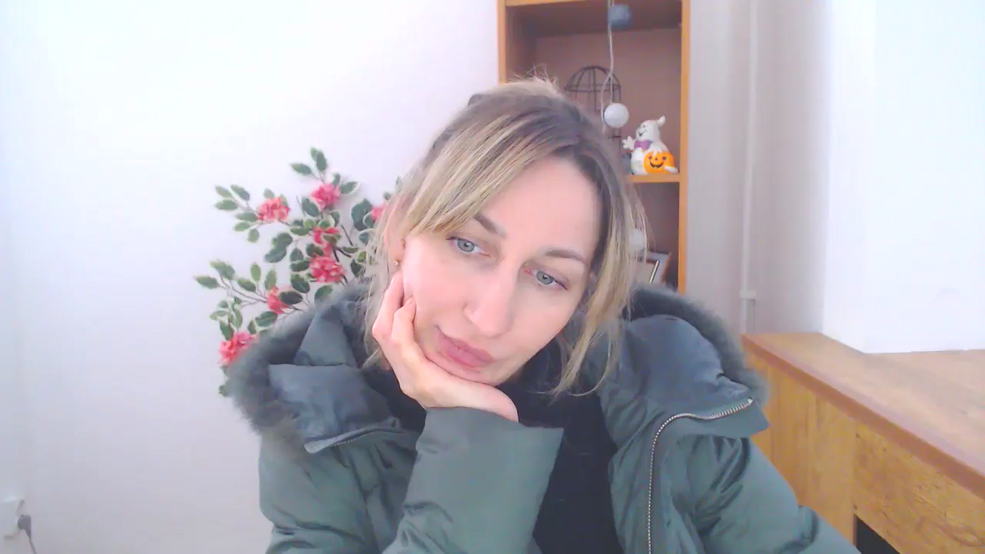 Gallery image thumbnail from LanaKiss's myfreecams stream on, 02/20/2026, 12:22 image 12 of 20