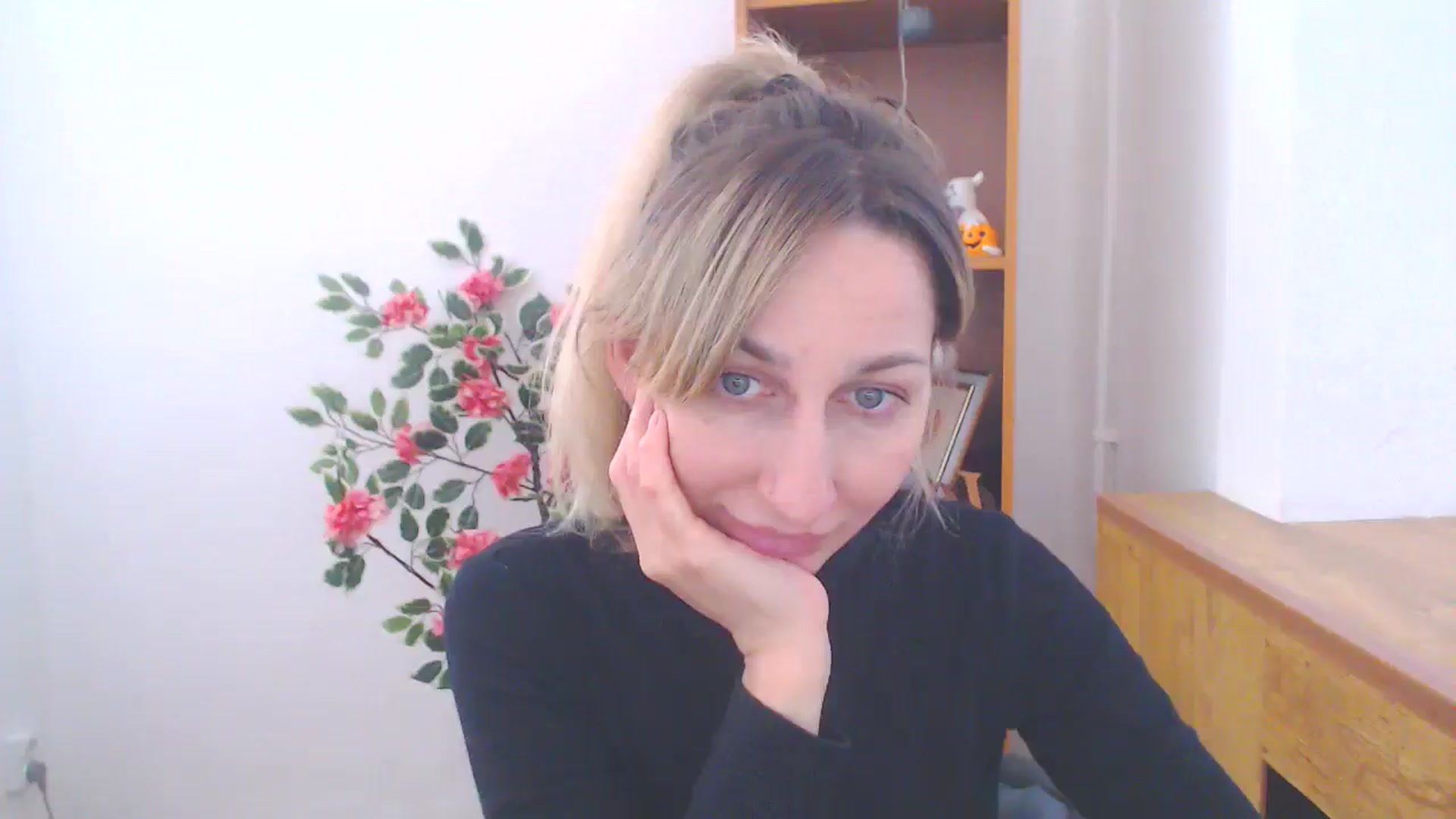 Gallery image thumbnail from LanaKiss's myfreecams stream on, 02/20/2026, 12:22 image 16 of 20