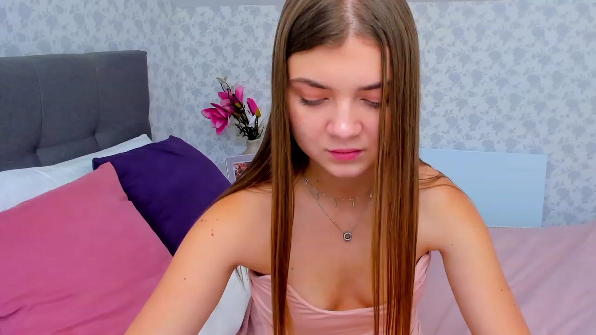 Gallery image thumbnail from LanaRey's myfreecams stream on, 12/01/2023, 18:50 image 11 of 20