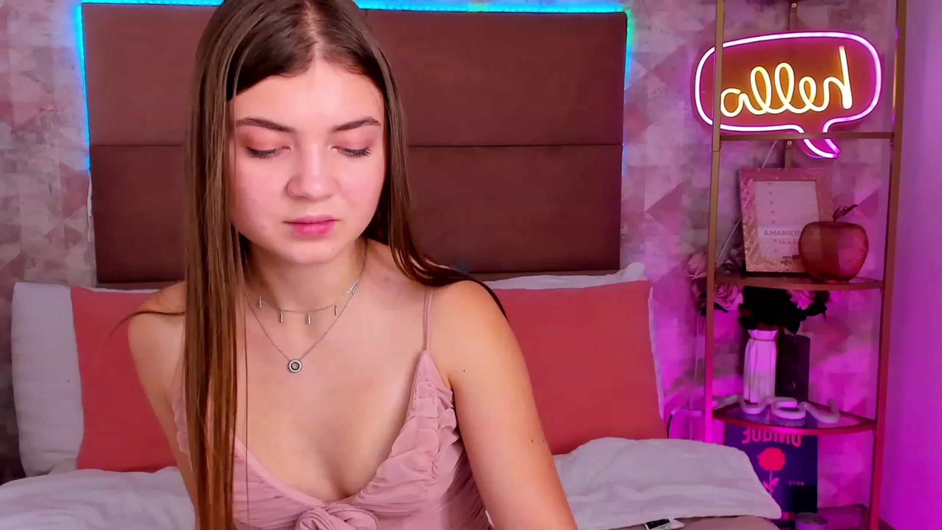 Gallery image thumbnail from LanaRey's myfreecams stream on, 12/12/2023, 14:18 image 9 of 20