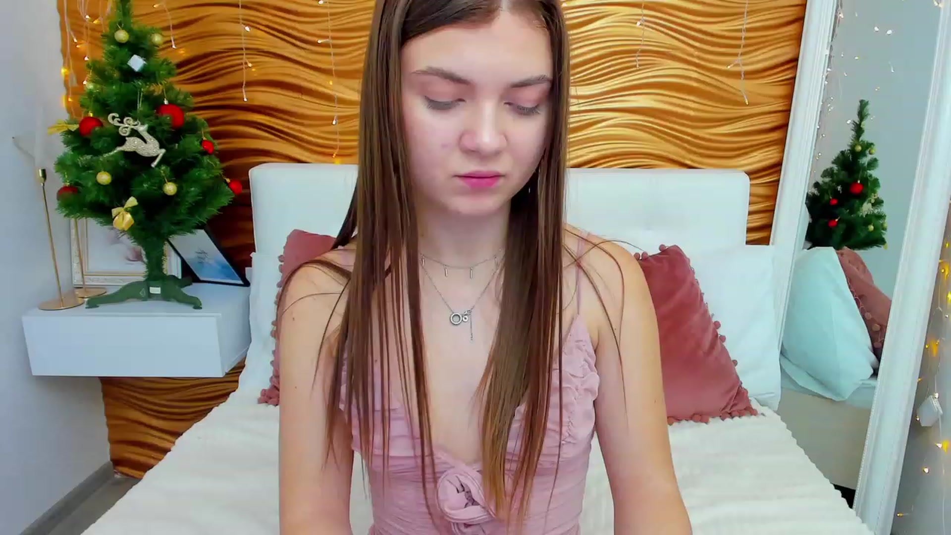 Gallery image thumbnail from LanaRey's myfreecams stream on, 12/24/2023, 09:30 image 2 of 20
