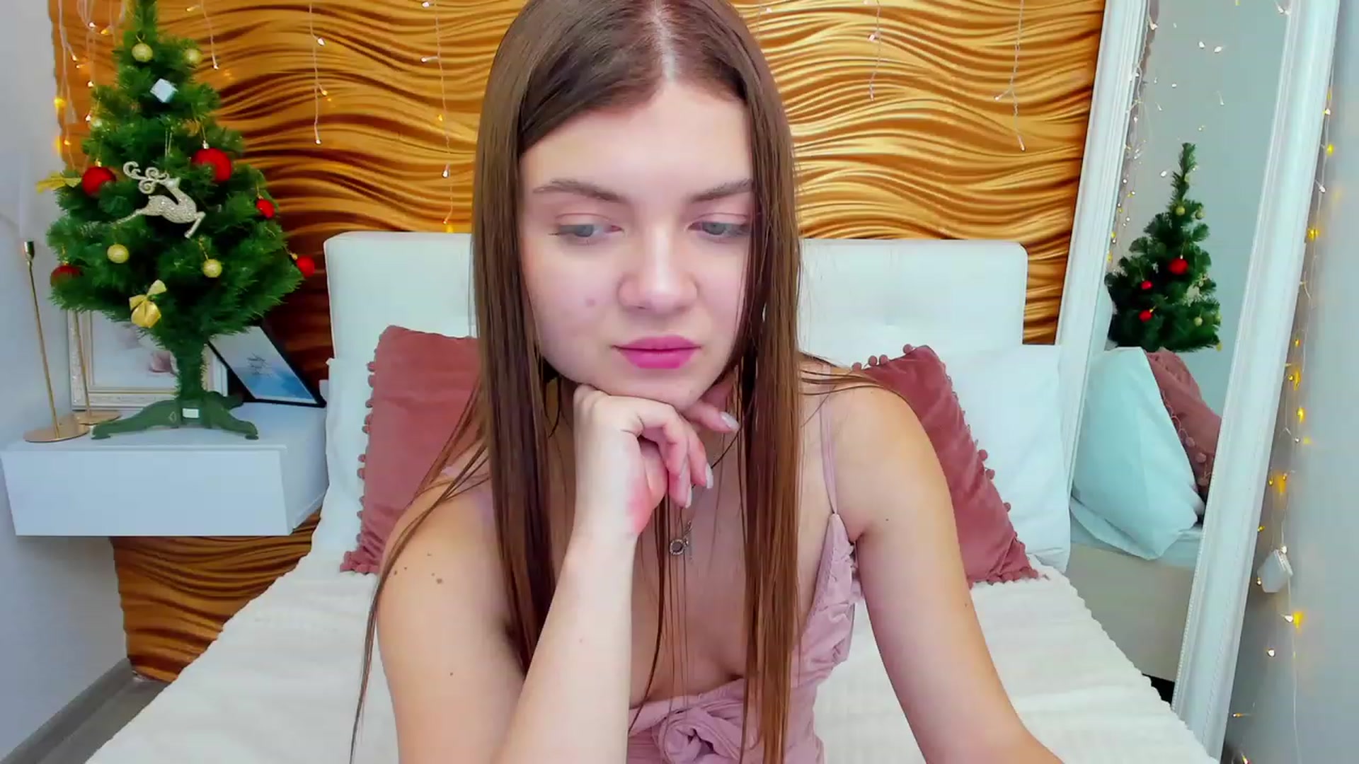 Gallery image thumbnail from LanaRey's myfreecams stream on, 12/24/2023, 11:14 image 7 of 20