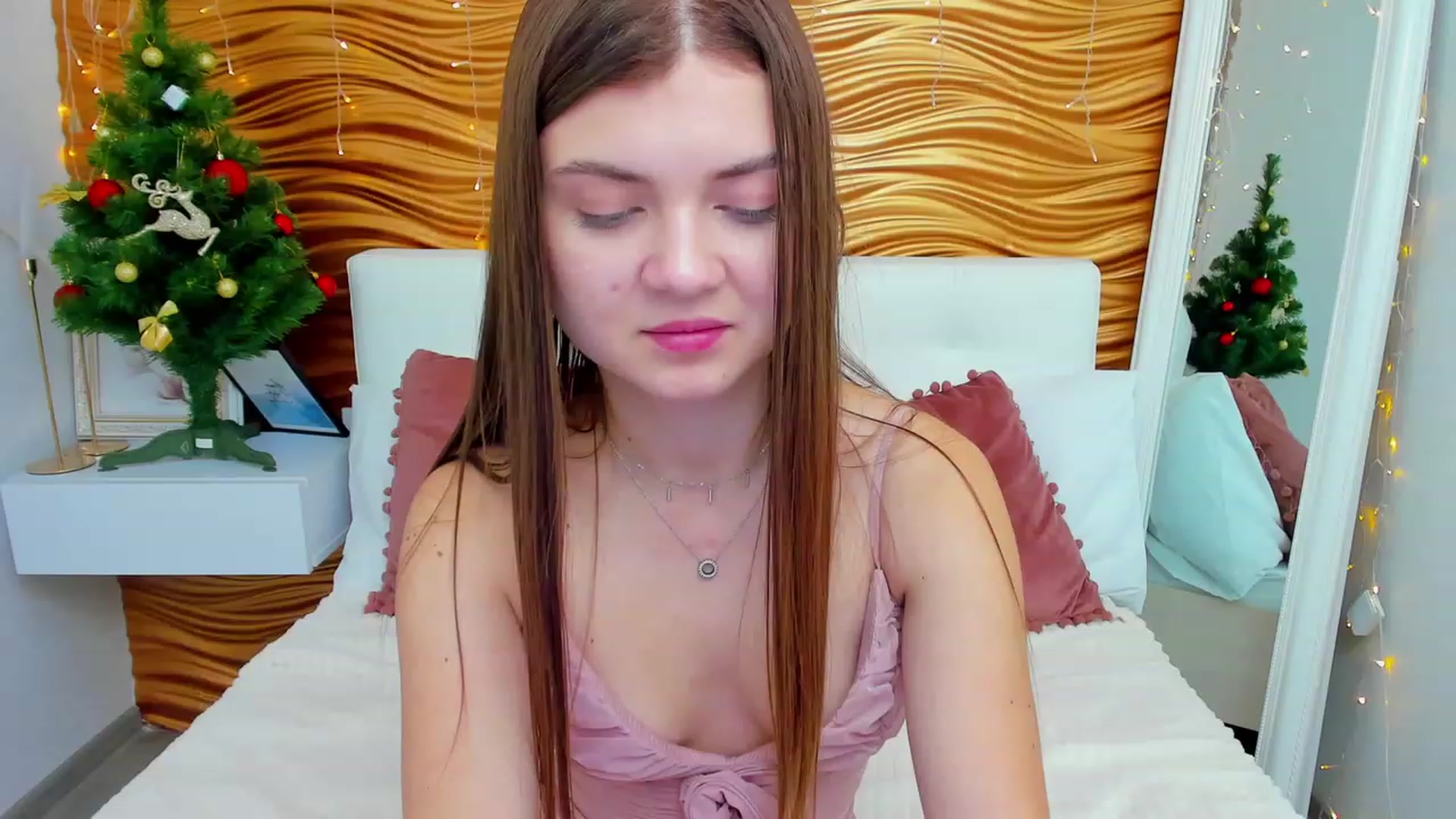 Gallery image thumbnail from LanaRey's myfreecams stream on, 12/24/2023, 11:14 image 13 of 20