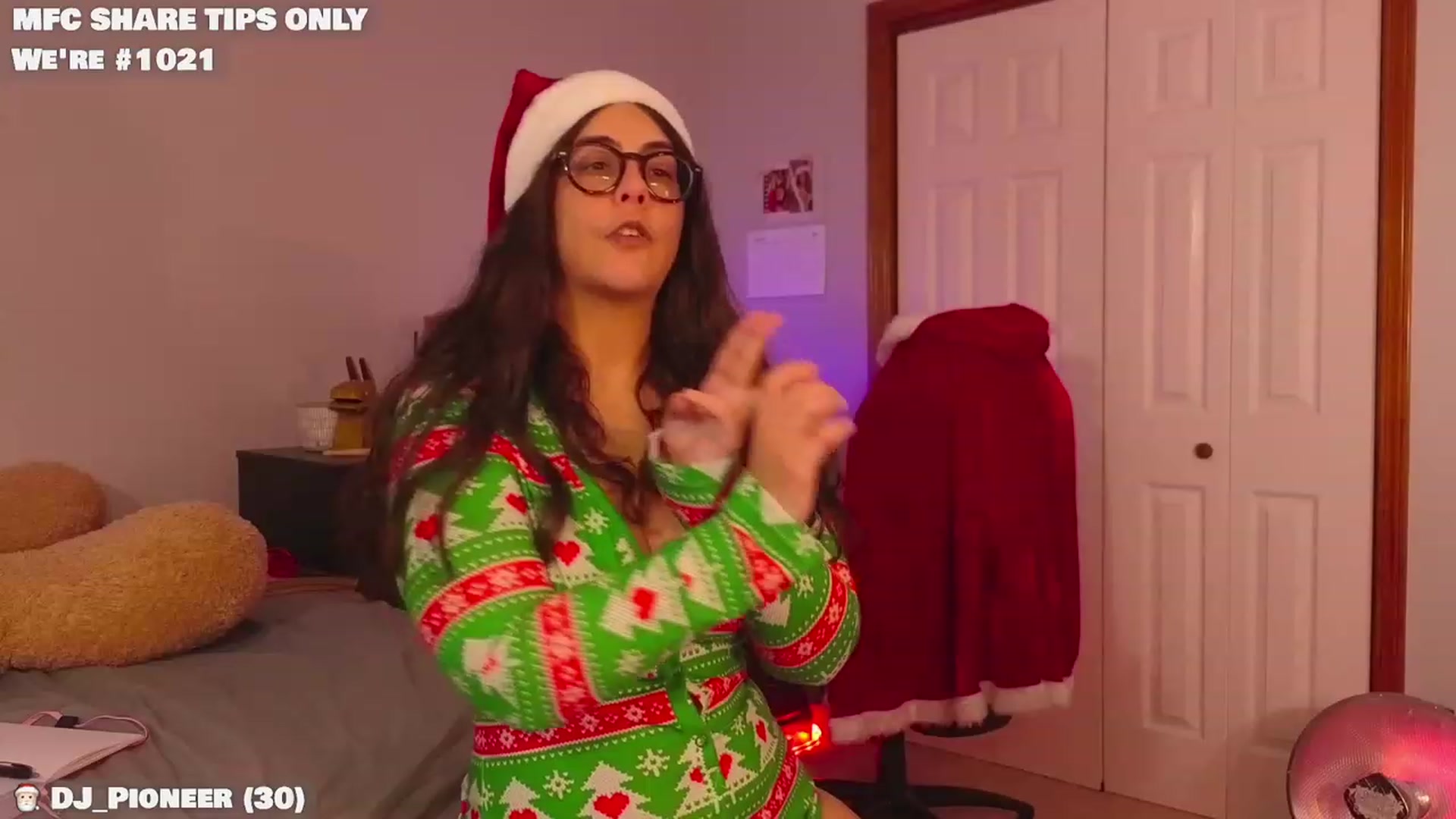 Gallery image thumbnail from LanaTy's myfreecams stream on, 12/25/2023, 24:22 image 8 of 20