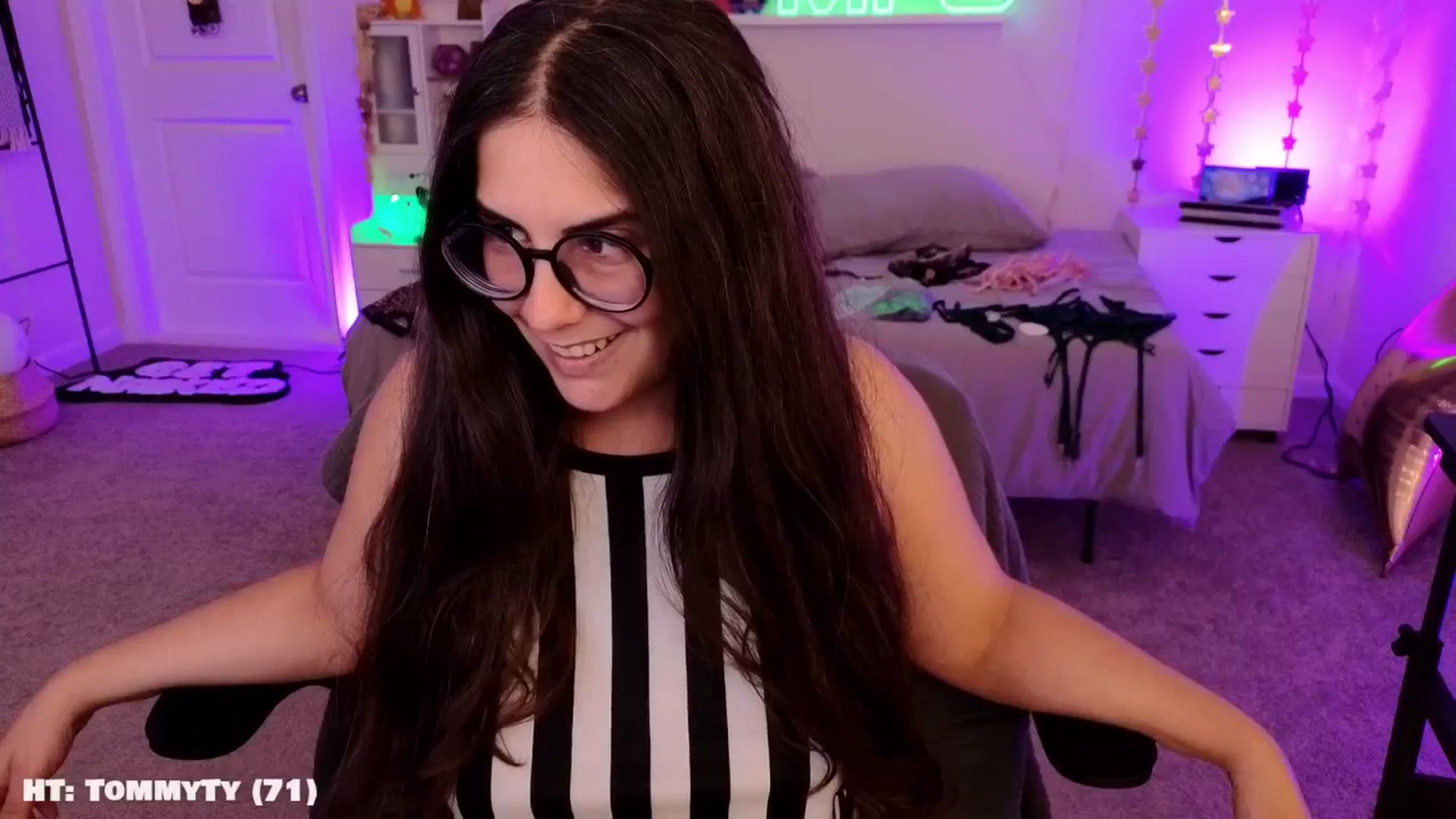 Gallery image thumbnail from LanaTy's myfreecams stream on, 10/29/2025, 20:58 image 15 of 20