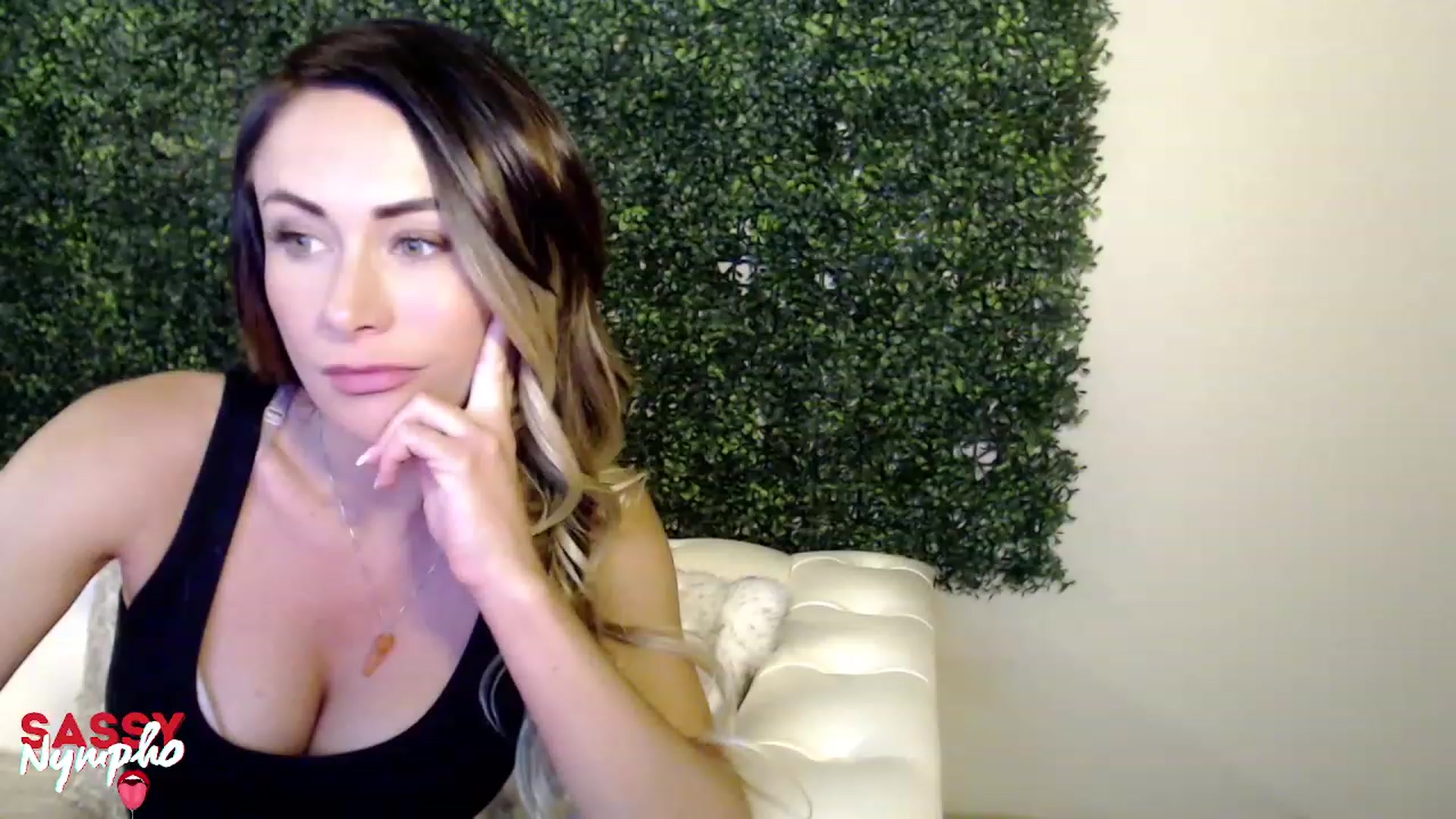 Gallery image thumbnail from Lana_Drahpeed's myfreecams stream on, 08/11/2023, 10:17 image 10 of 20