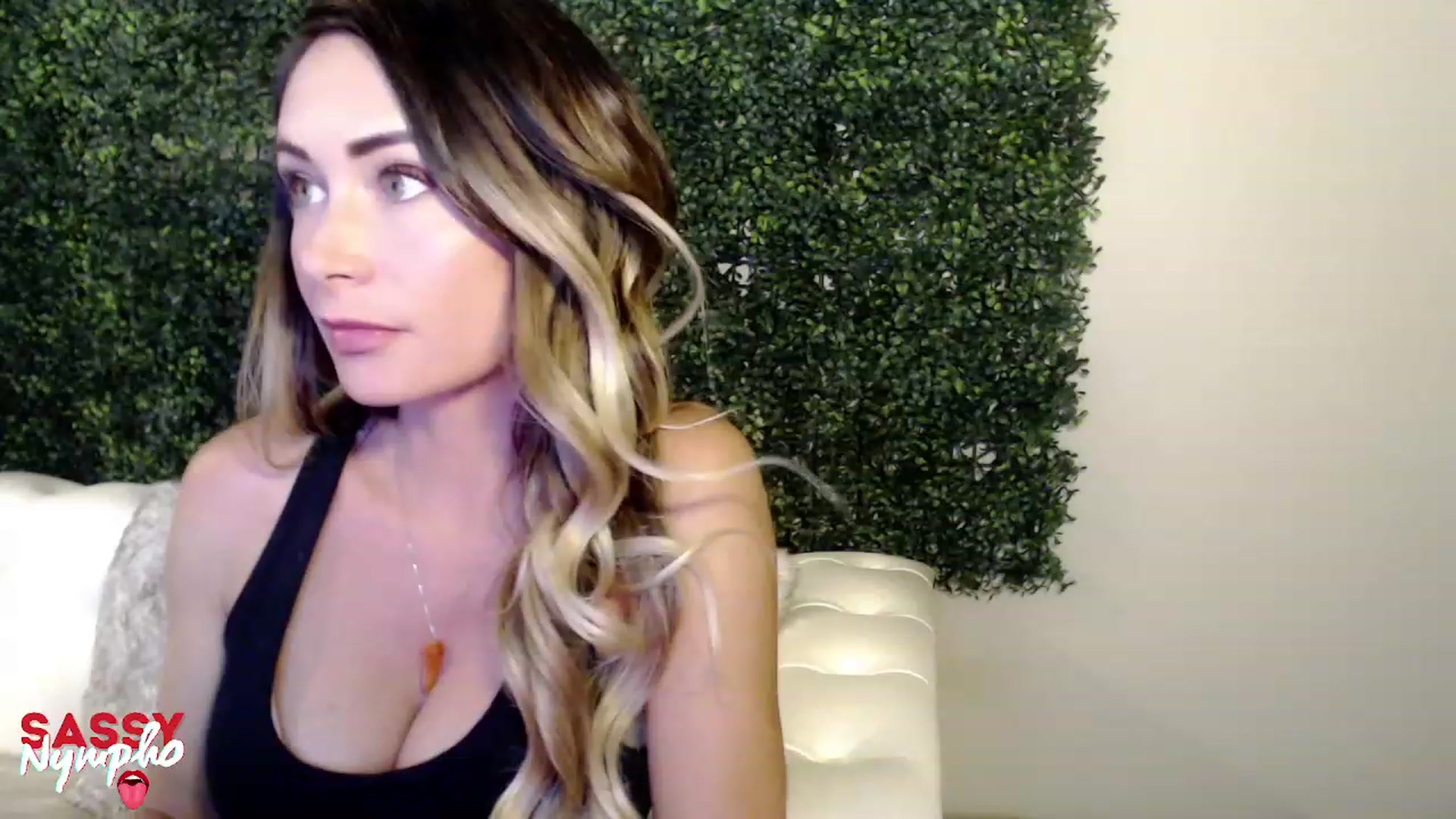 Gallery image thumbnail from Lana_Drahpeed's myfreecams stream on, 08/11/2023, 10:17 image 5 of 20