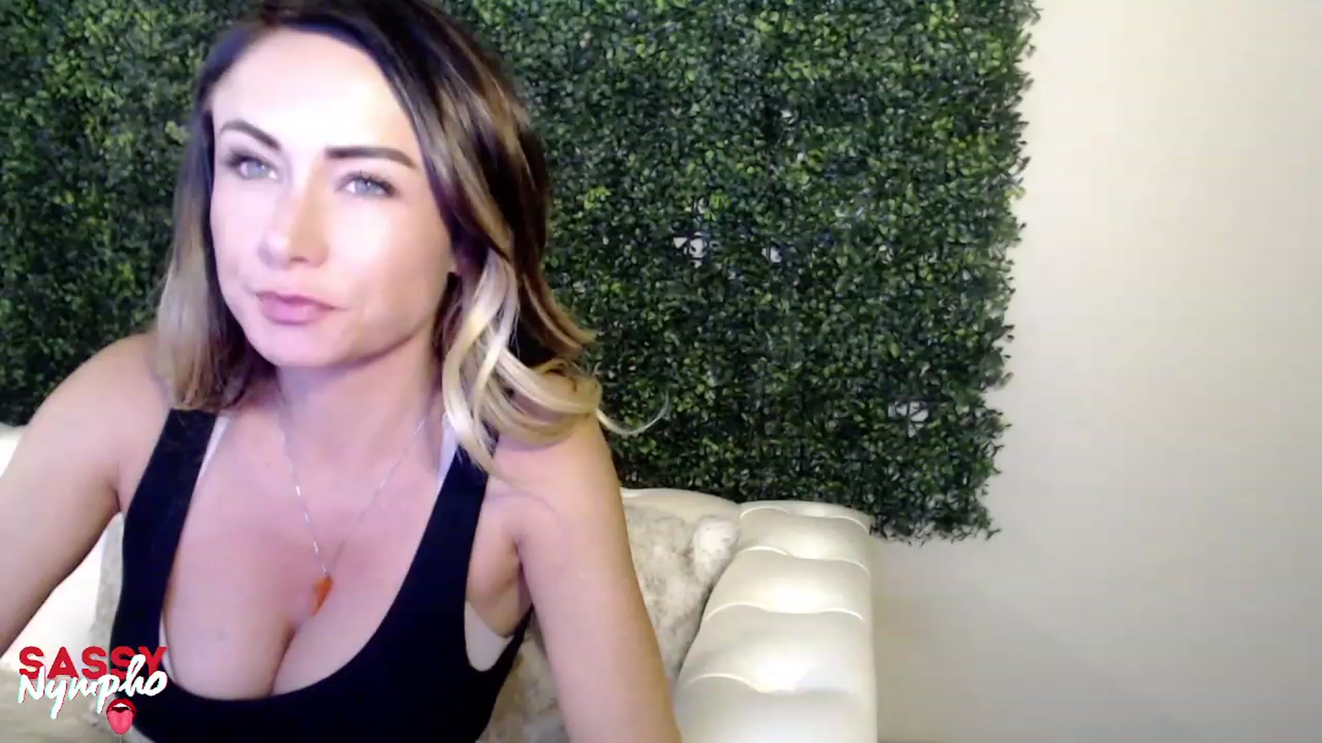 Gallery image thumbnail from Lana_Drahpeed's myfreecams stream on, 08/11/2023, 10:34 image 7 of 20