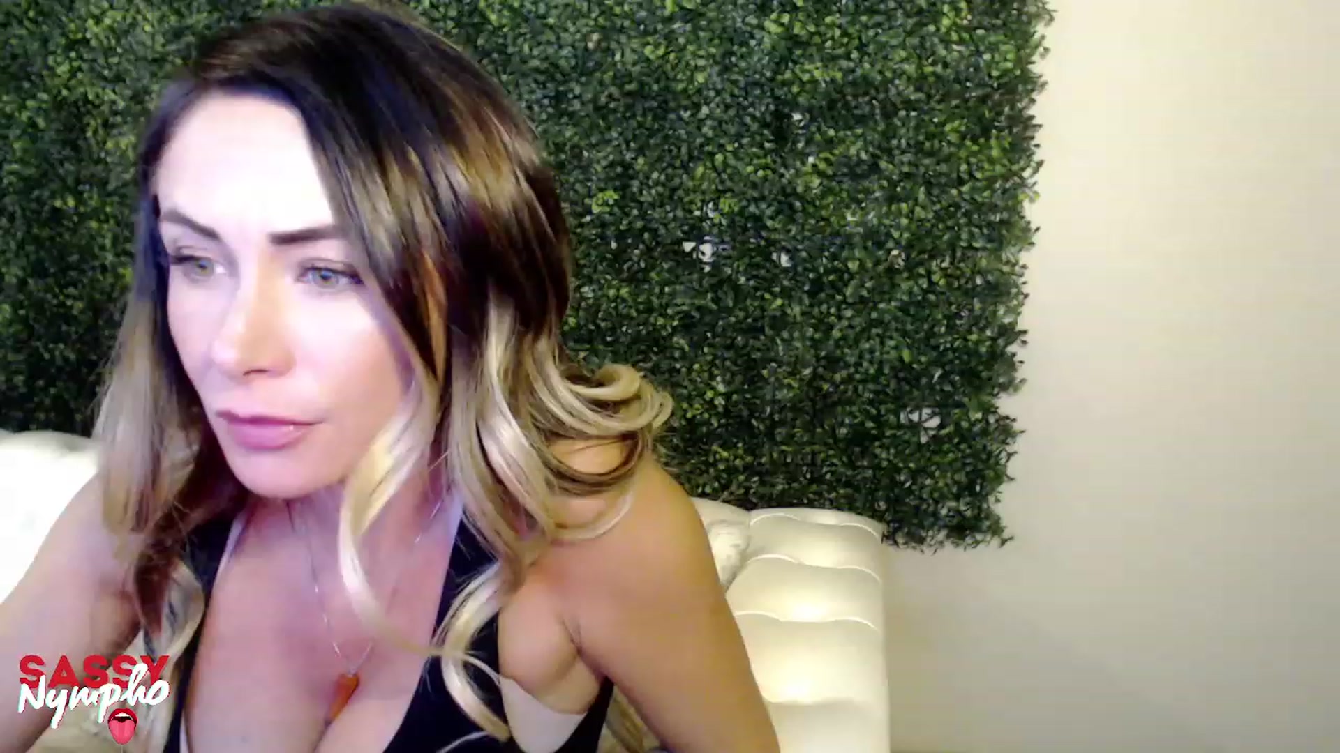 Gallery image thumbnail from Lana_Drahpeed's myfreecams stream on, 08/11/2023, 10:34 image 8 of 20