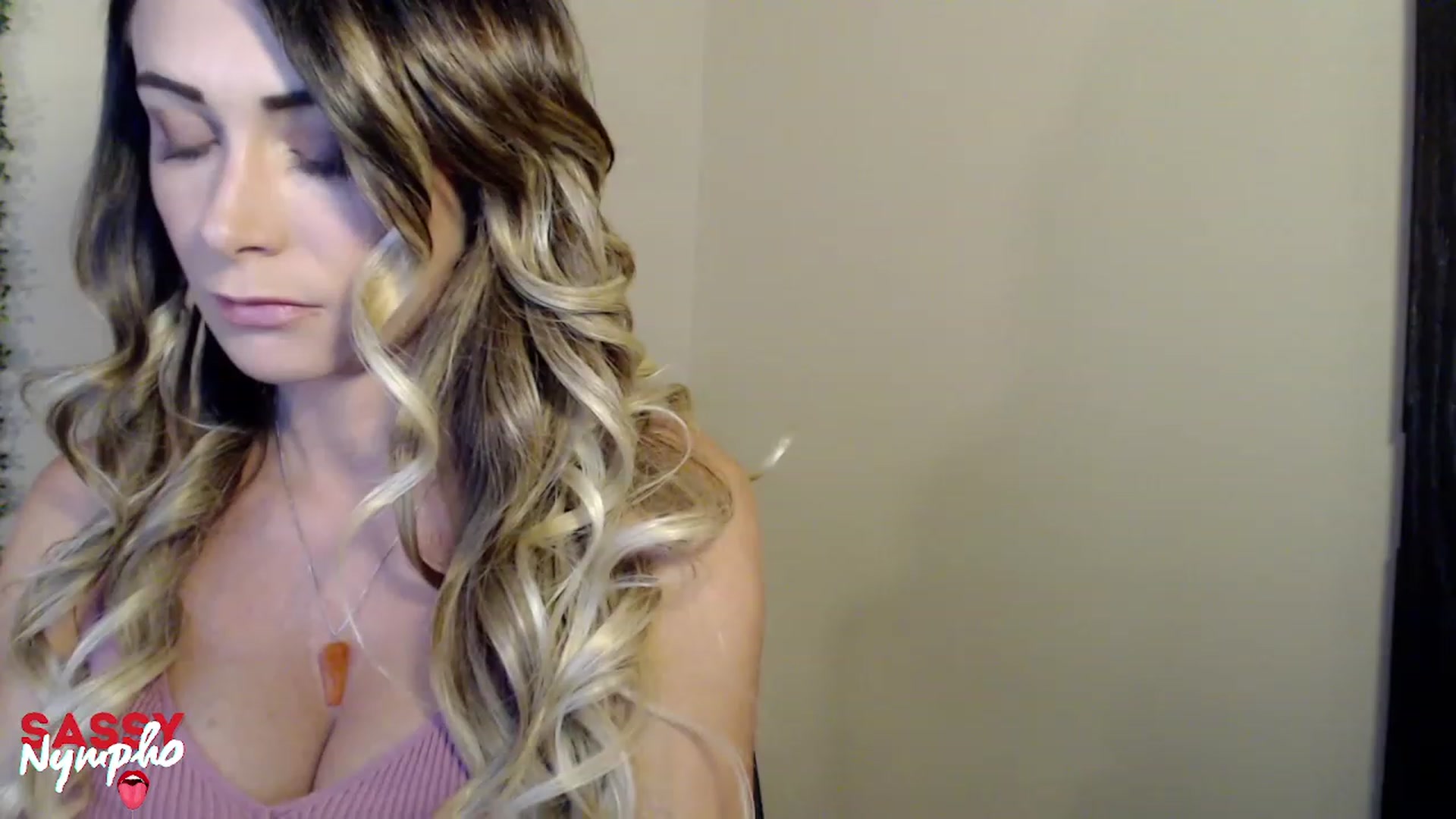 Gallery image thumbnail from Lana_Drahpeed's myfreecams stream on, 08/12/2023, 05:57 image 15 of 20