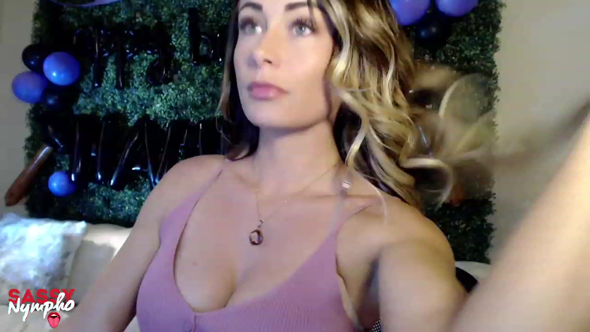 Gallery image thumbnail from Lana_Drahpeed's myfreecams stream on, 08/12/2023, 08:32 image 9 of 20