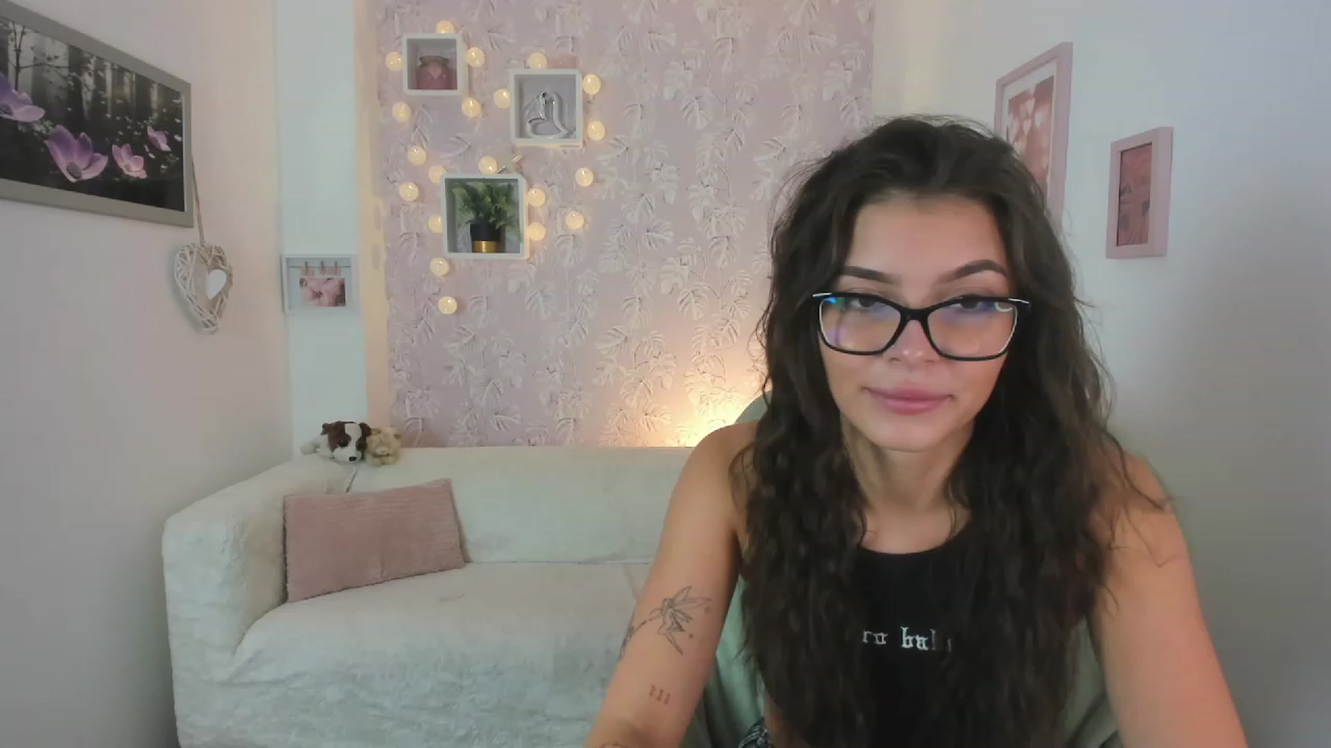 Gallery image thumbnail from Lana_Grey18's myfreecams stream on, 08/03/2023, 15:05 image 2 of 20