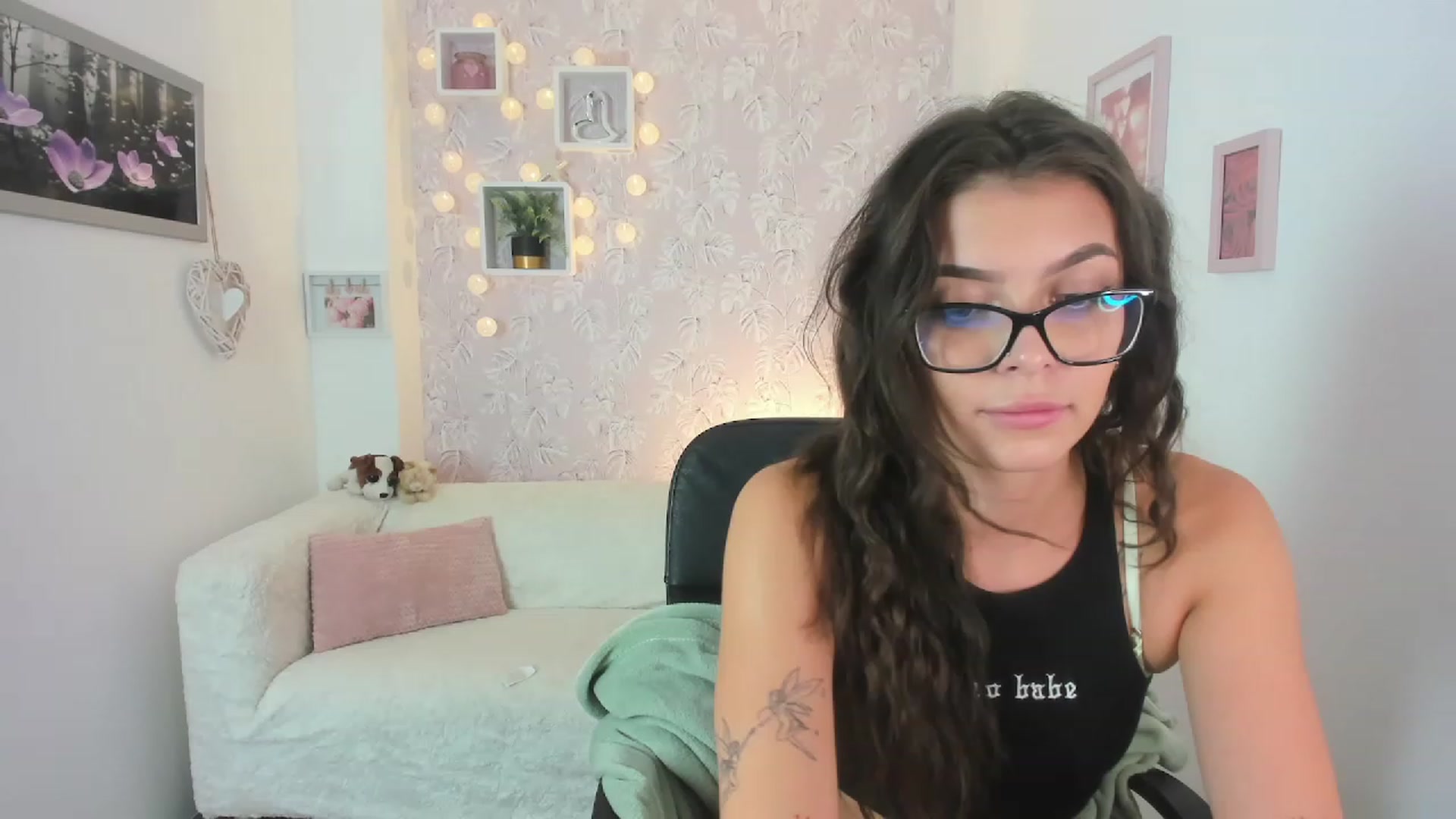 Gallery image thumbnail from Lana_Grey18's myfreecams stream on, 08/03/2023, 15:05 image 19 of 20