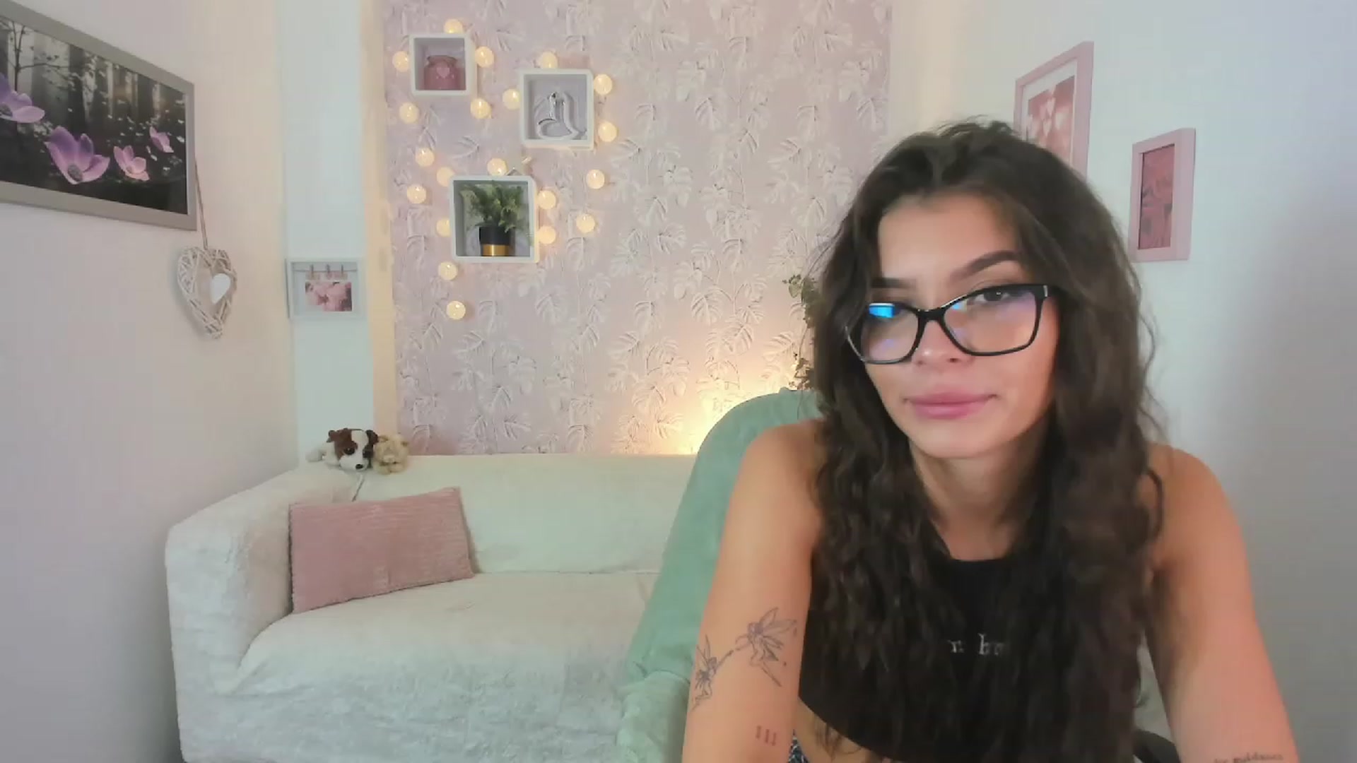 Gallery image thumbnail from Lana_Grey18's myfreecams stream on, 08/03/2023, 15:05 image 4 of 20