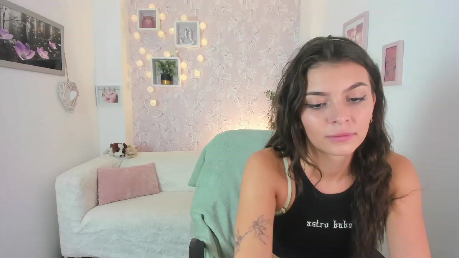 Gallery image thumbnail from Lana_Grey18's myfreecams stream on, 08/03/2023, 15:43 image 15 of 20