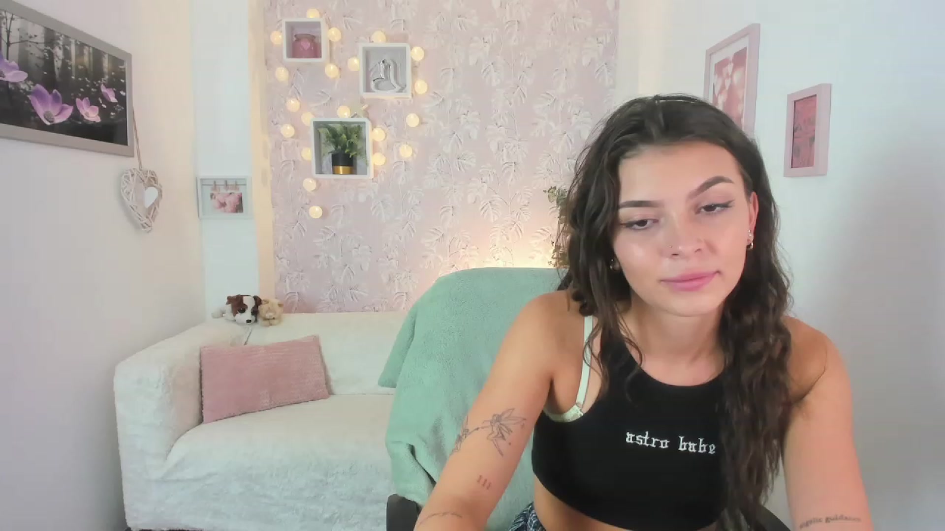 Gallery image thumbnail from Lana_Grey18's myfreecams stream on, 08/03/2023, 15:43 image 14 of 20