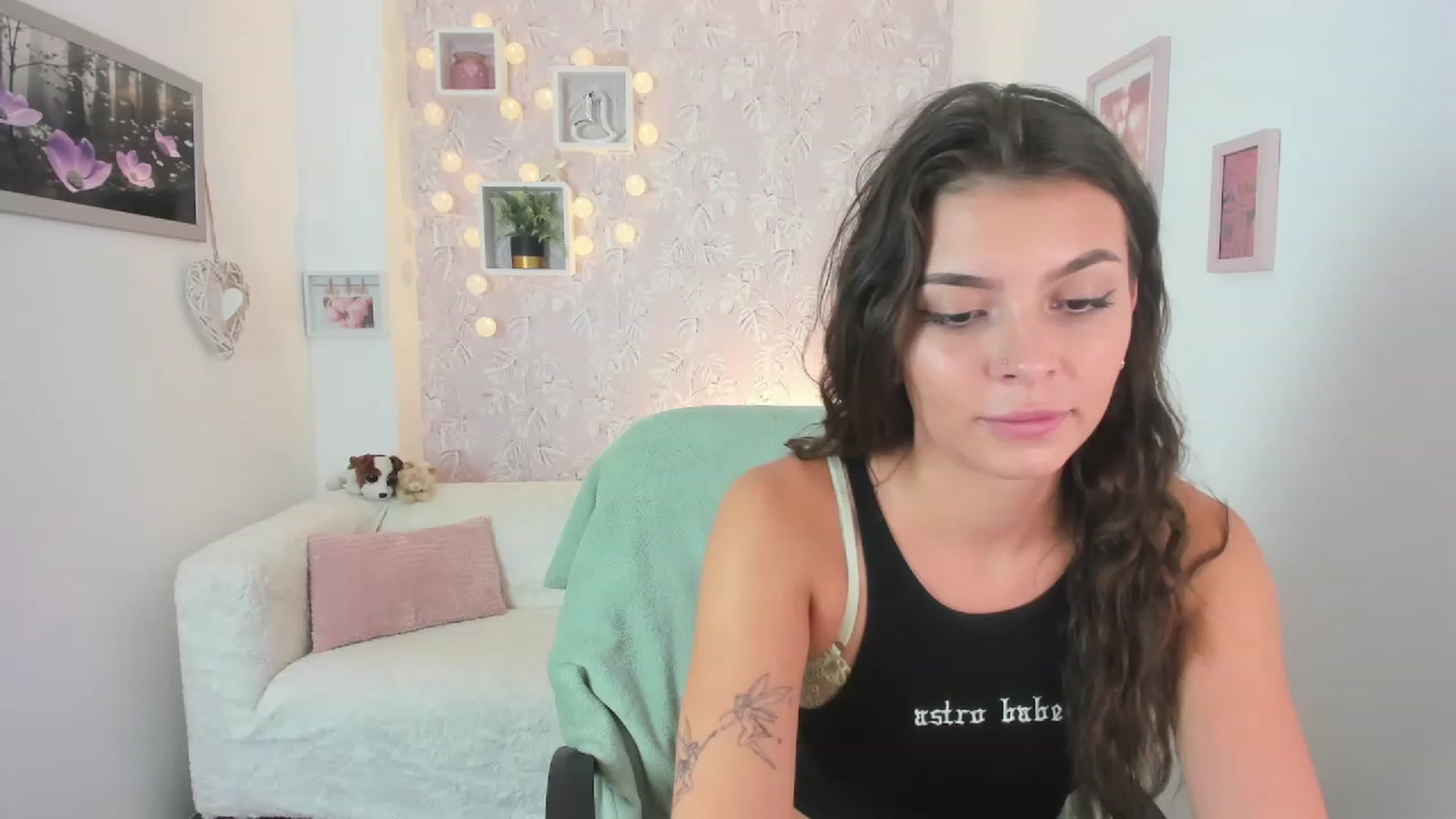 Gallery image thumbnail from Lana_Grey18's myfreecams stream on, 08/03/2023, 15:43 image 11 of 20