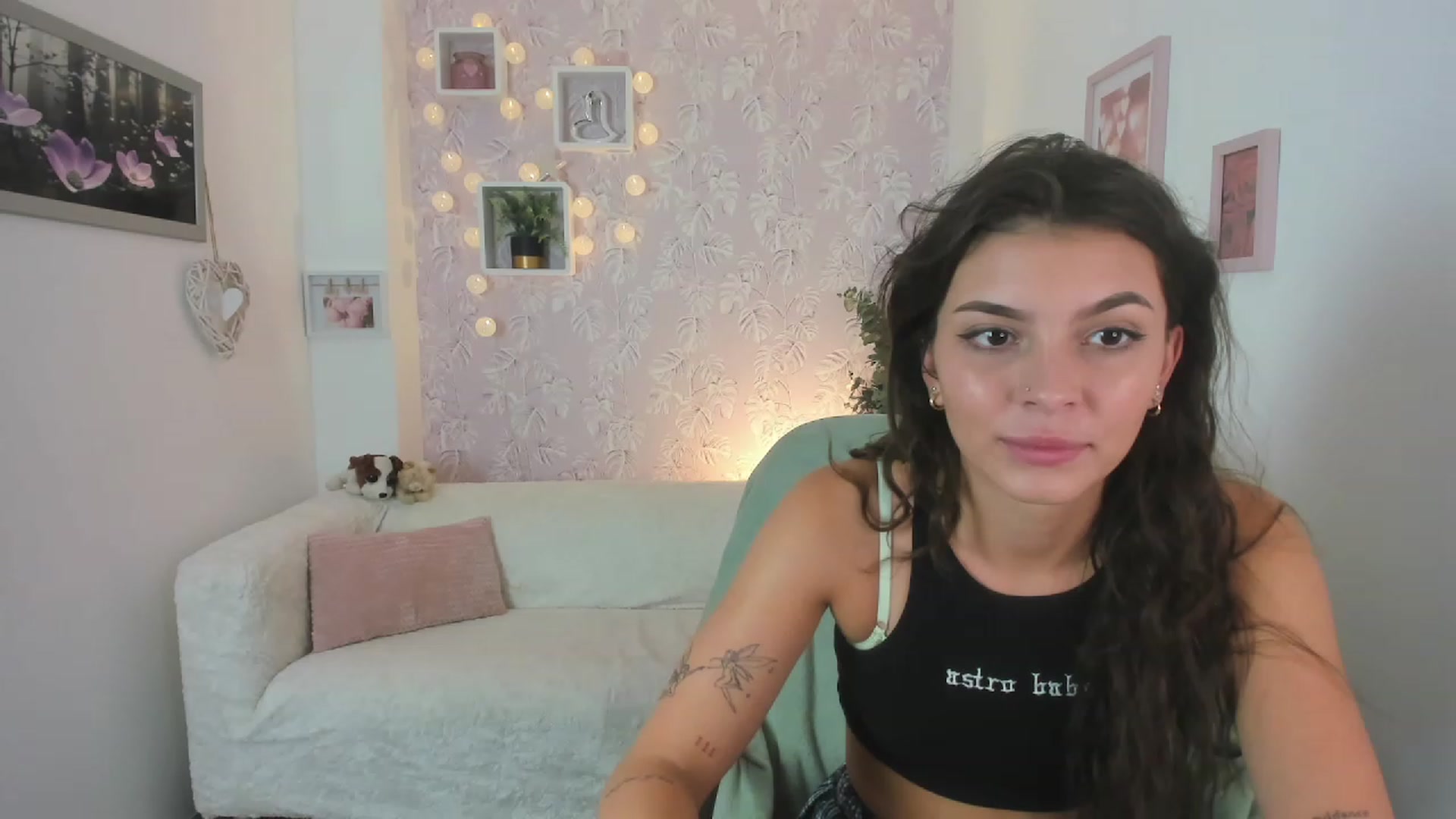 Gallery image thumbnail from Lana_Grey18's myfreecams stream on, 08/03/2023, 15:43 image 4 of 20