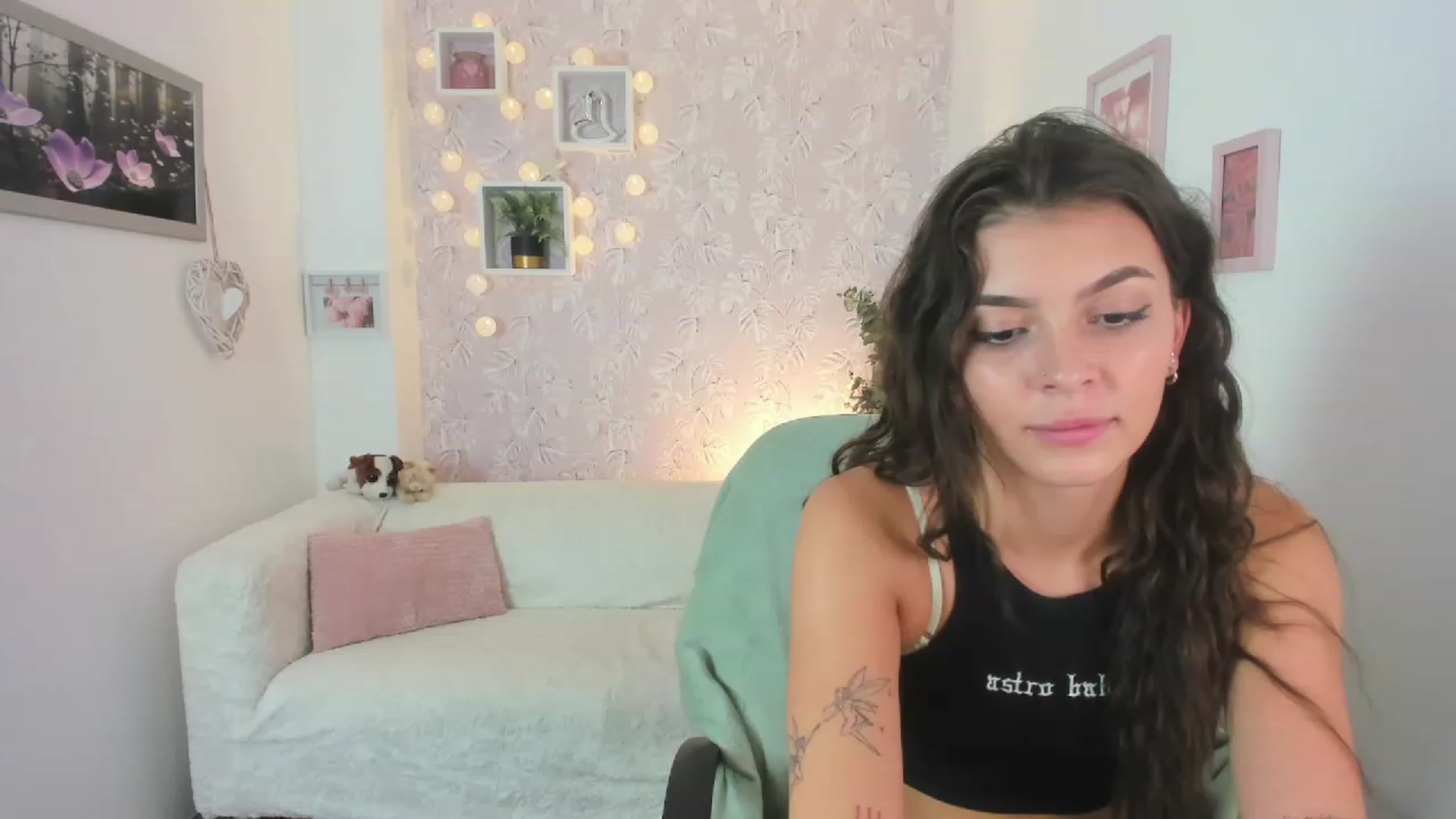 Gallery image thumbnail from Lana_Grey18's myfreecams stream on, 08/03/2023, 15:43 image 3 of 20
