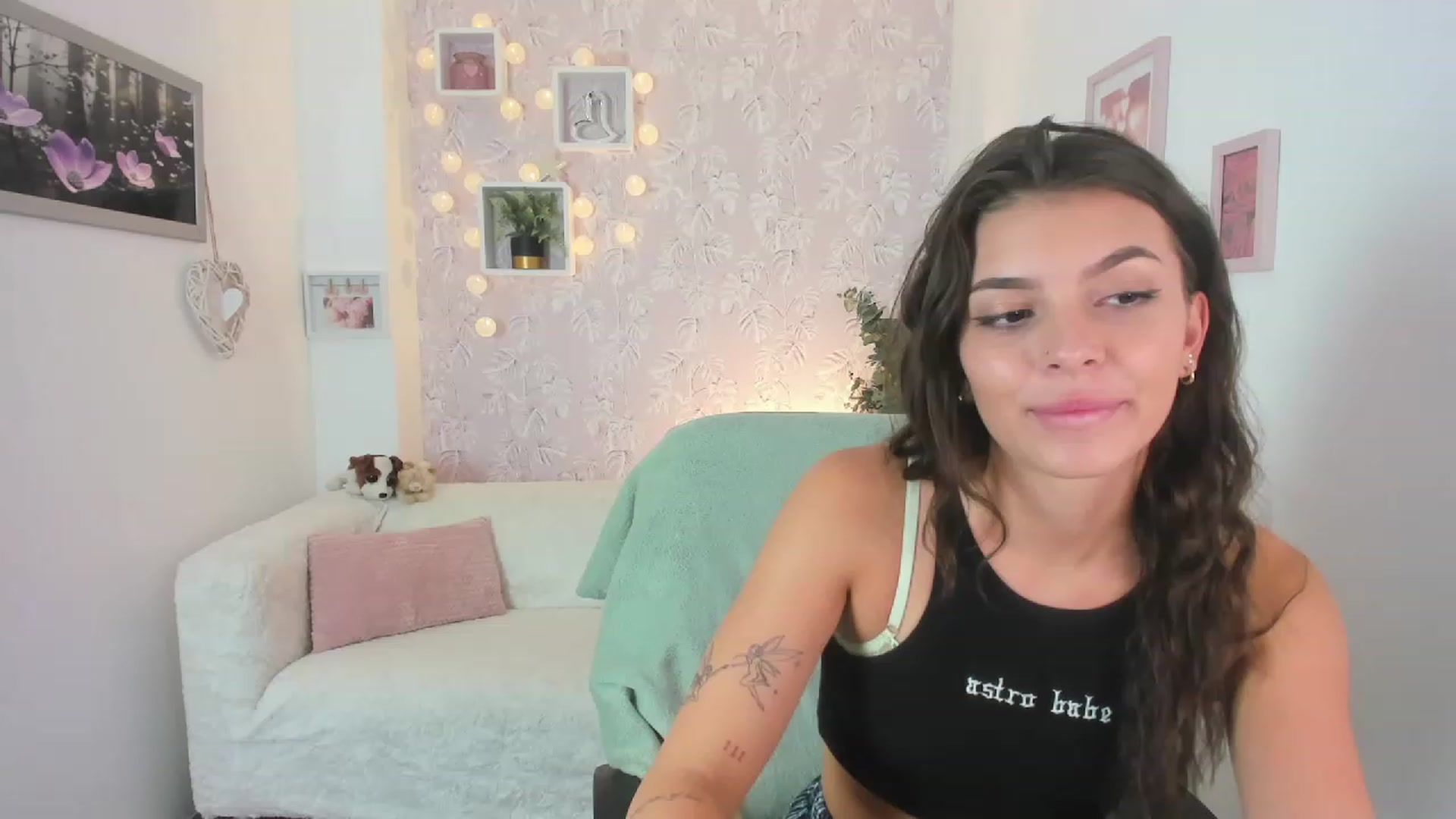 Gallery image thumbnail from Lana_Grey18's myfreecams stream on, 08/03/2023, 15:43 image 13 of 20