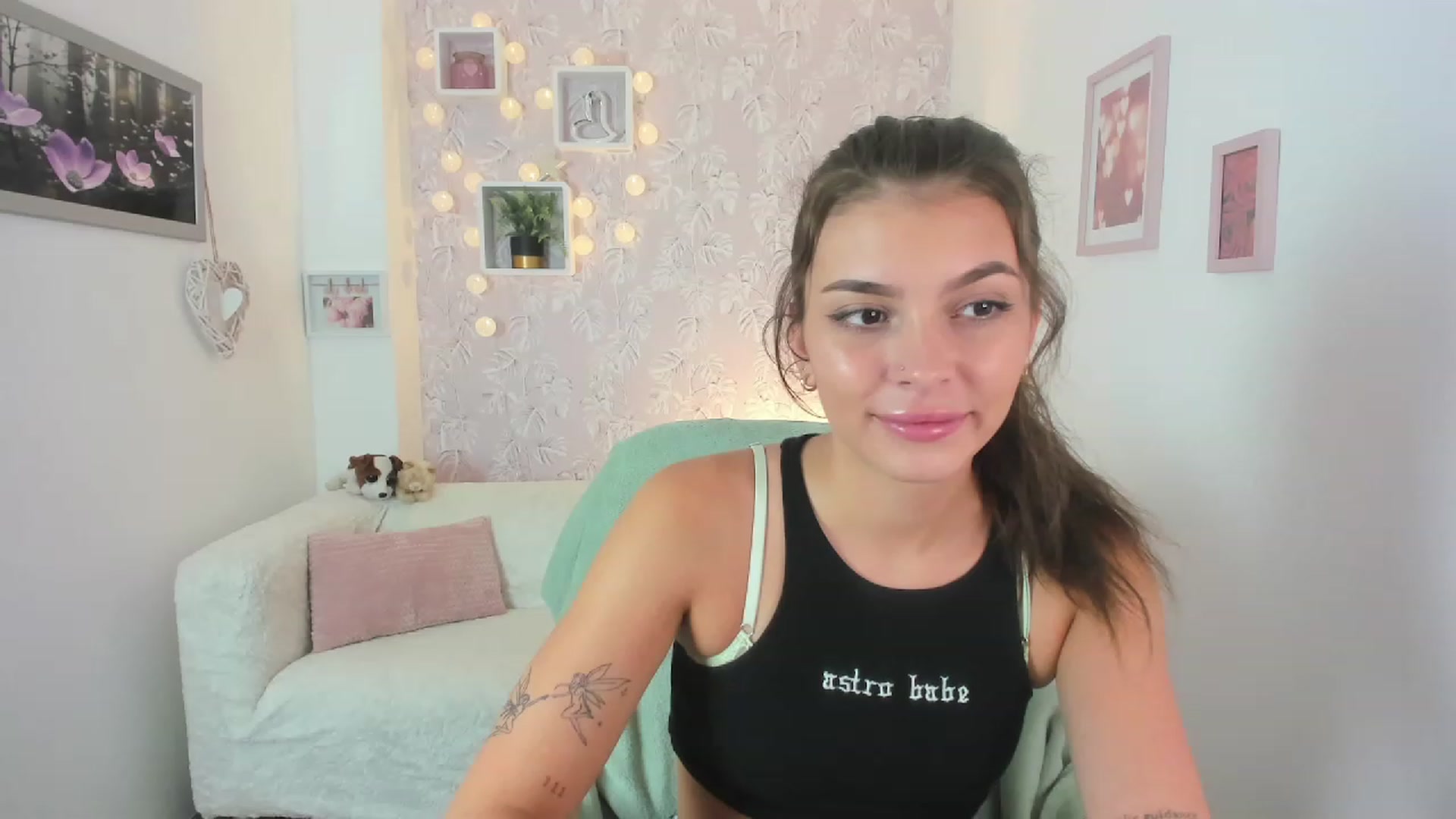 Gallery image thumbnail from Lana_Grey18's myfreecams stream on, 08/03/2023, 16:52 image 2 of 20