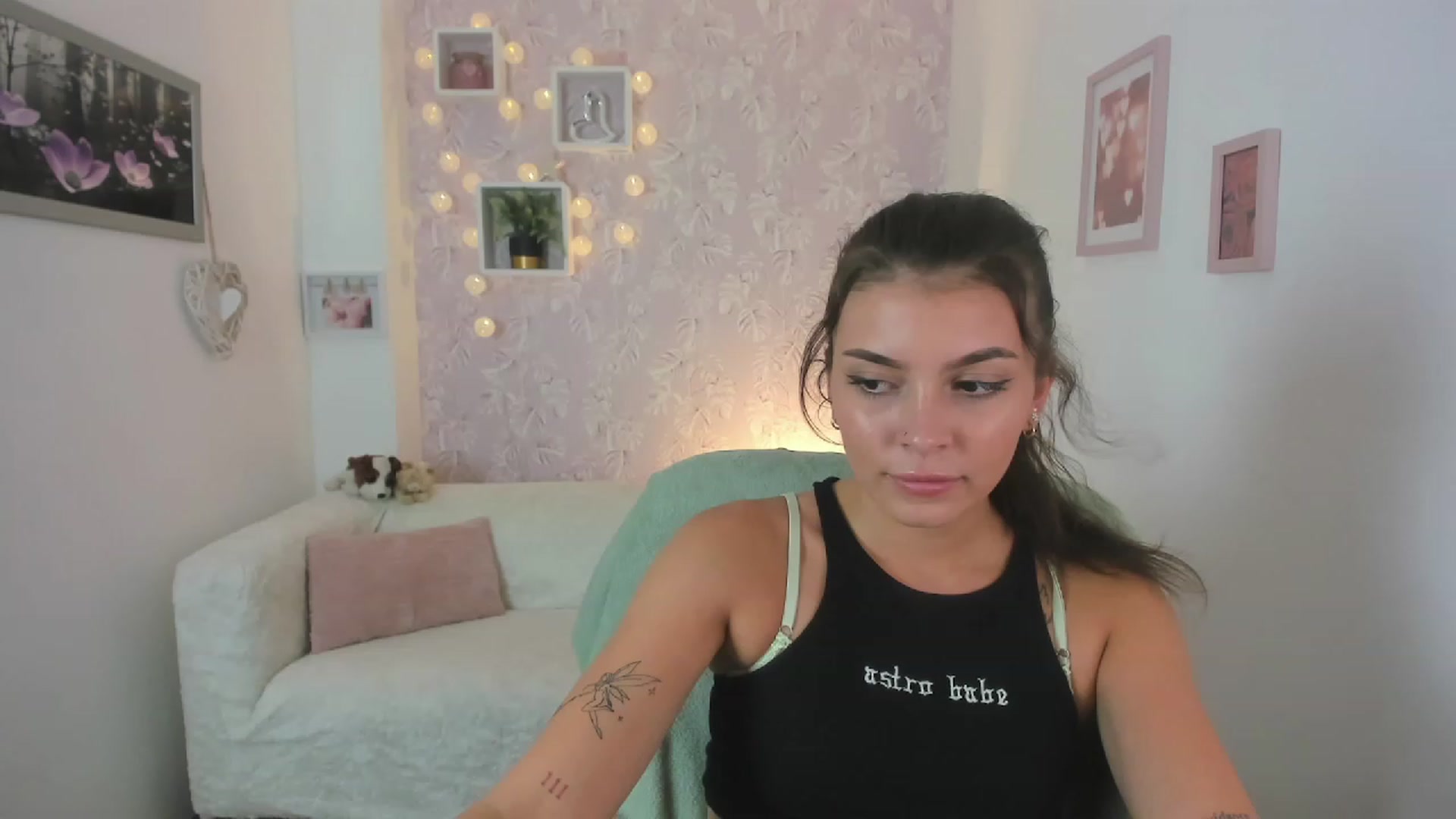 Gallery image thumbnail from Lana_Grey18's myfreecams stream on, 08/03/2023, 16:52 image 4 of 20