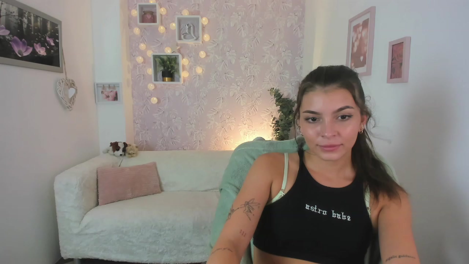 Gallery image thumbnail from Lana_Grey18's myfreecams stream on, 08/03/2023, 17:40 image 20 of 20
