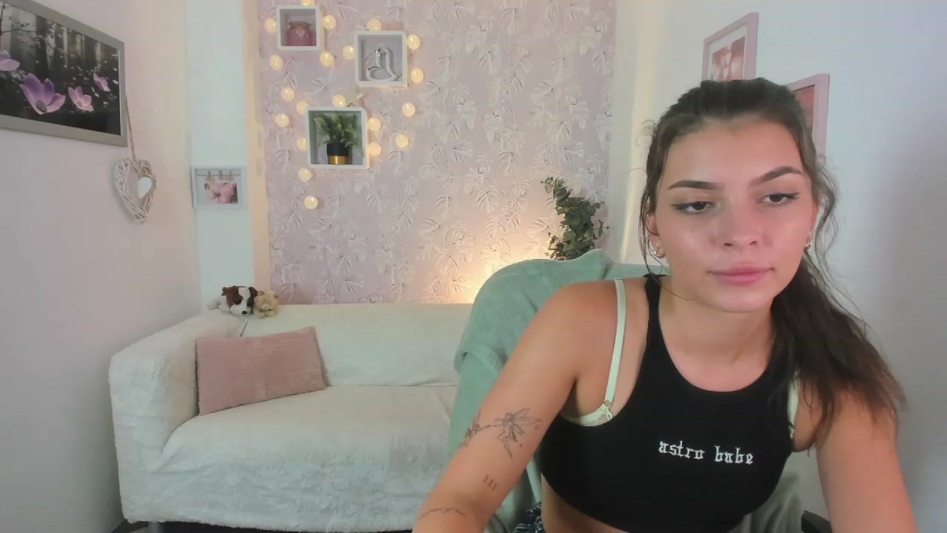 Gallery image thumbnail from Lana_Grey18's myfreecams stream on, 08/03/2023, 17:40 image 19 of 20