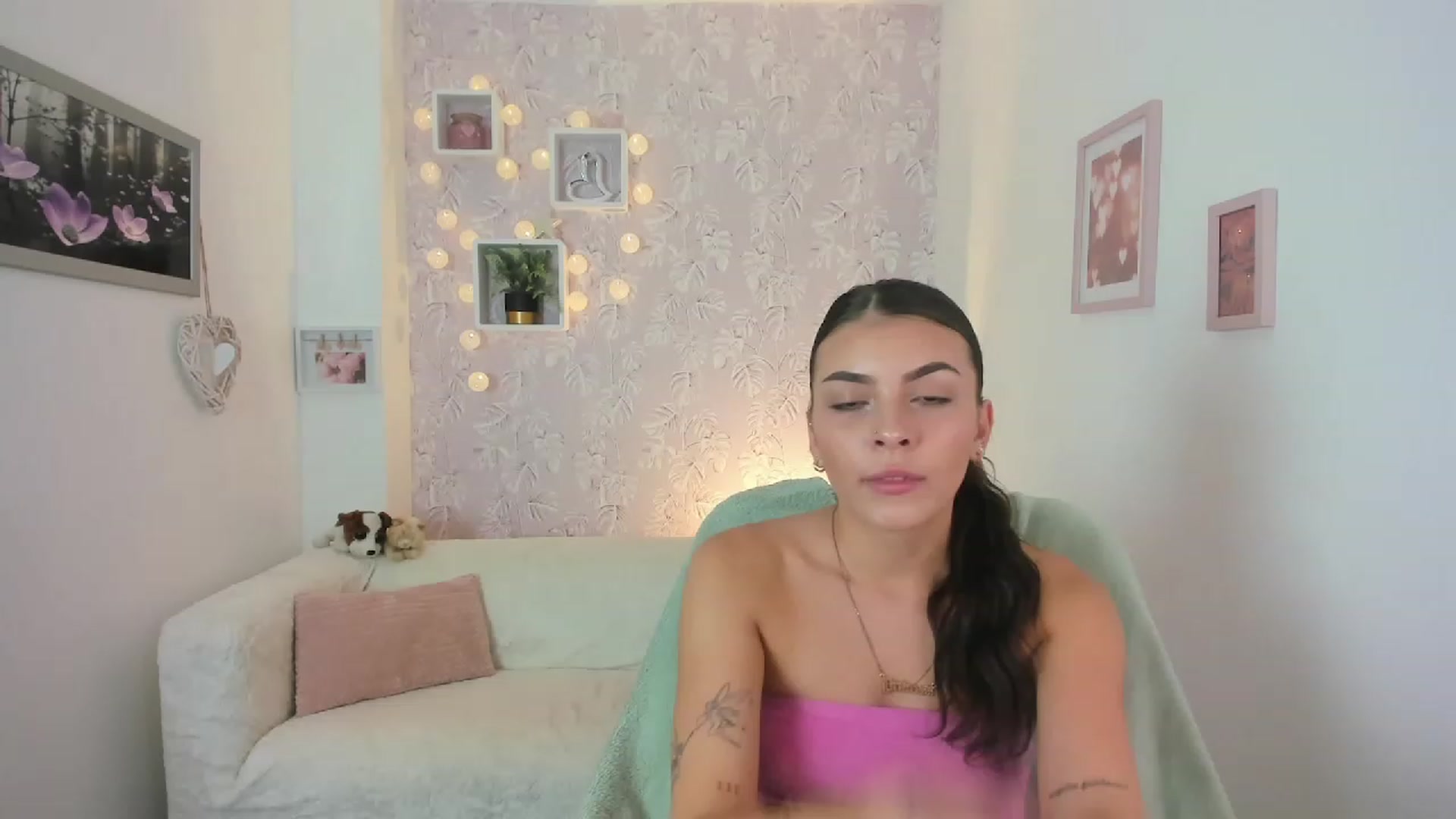 Gallery image thumbnail from Lana_Grey18's myfreecams stream on, 08/04/2023, 14:48 image 12 of 20