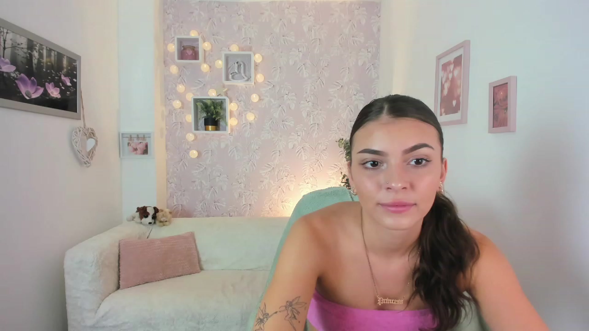 Gallery image thumbnail from Lana_Grey18's myfreecams stream on, 08/04/2023, 14:48 image 10 of 20