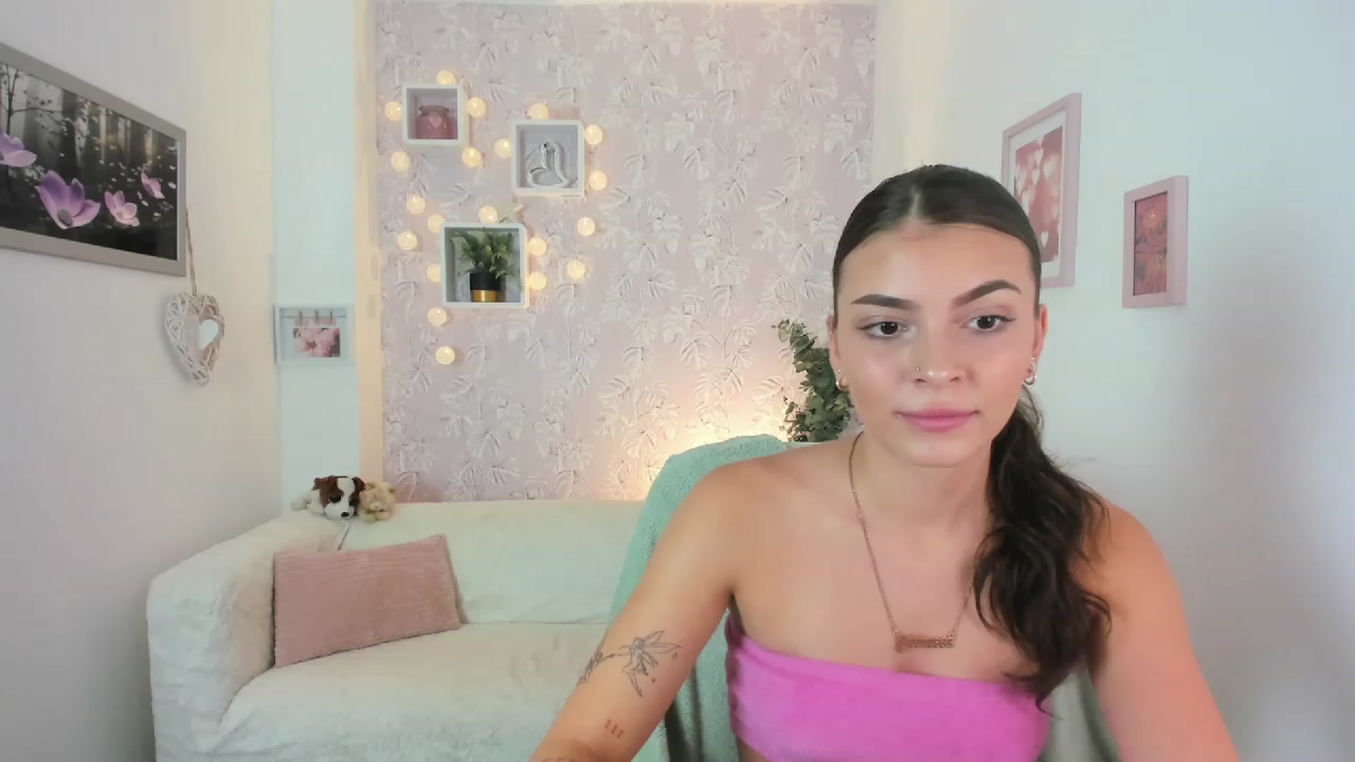 Gallery image thumbnail from Lana_Grey18's myfreecams stream on, 08/04/2023, 14:48 image 6 of 20