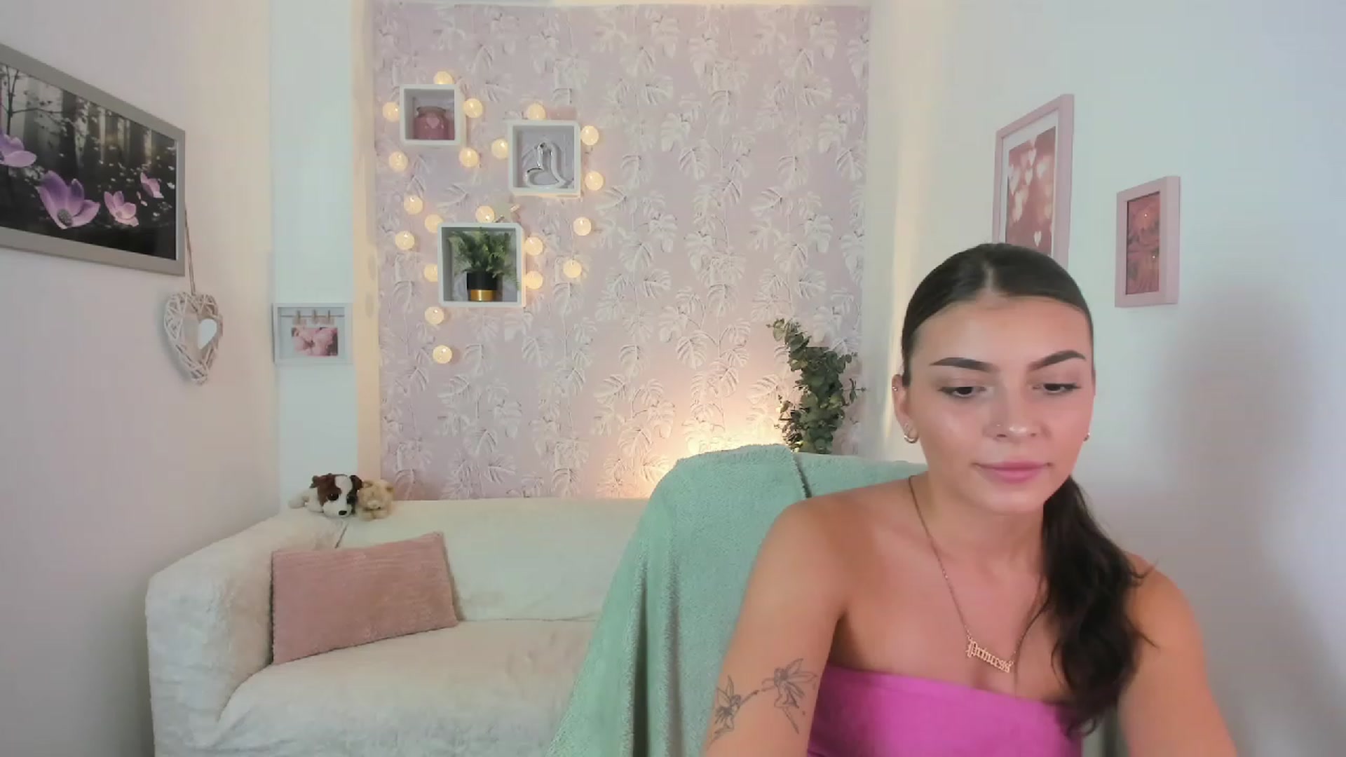 Gallery image thumbnail from Lana_Grey18's myfreecams stream on, 08/04/2023, 14:48 image 2 of 20