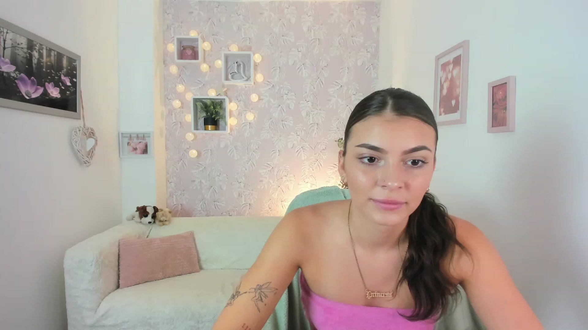 Gallery image thumbnail from Lana_Grey18's myfreecams stream on, 08/04/2023, 14:48 image 11 of 20