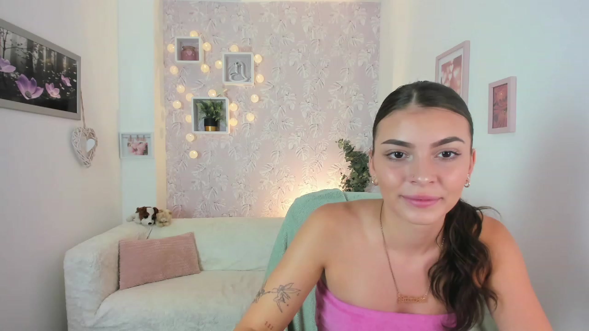 Gallery image thumbnail from Lana_Grey18's myfreecams stream on, 08/04/2023, 14:48 image 9 of 20