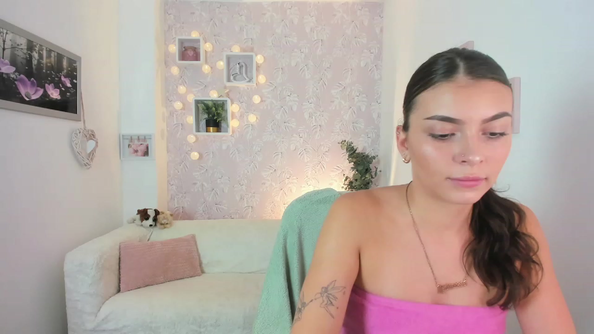 Gallery image thumbnail from Lana_Grey18's myfreecams stream on, 08/04/2023, 14:48 image 18 of 20